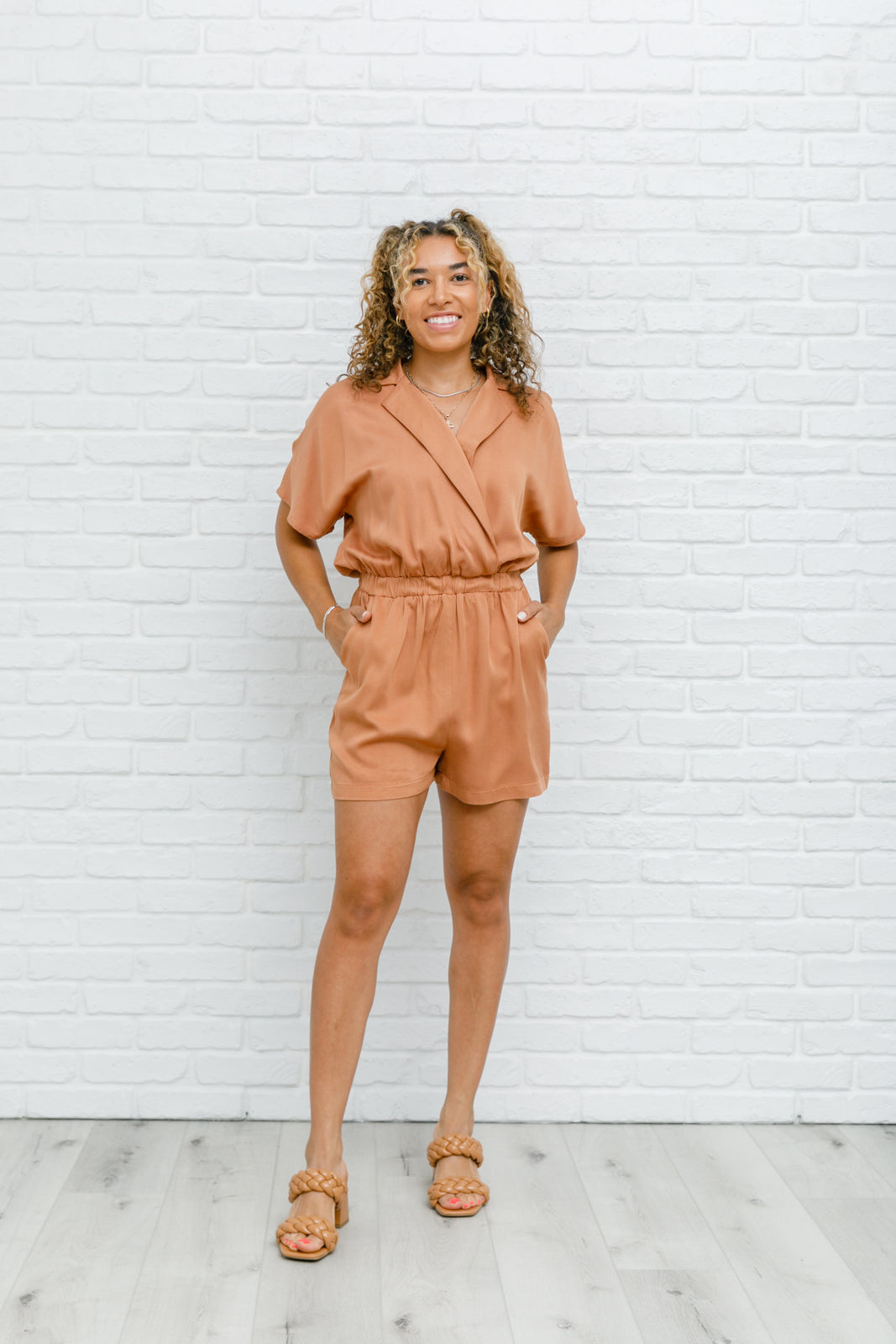 Collared romper in Light Rust
100% Rayon
Wash cold, hang dry
Fits true to size