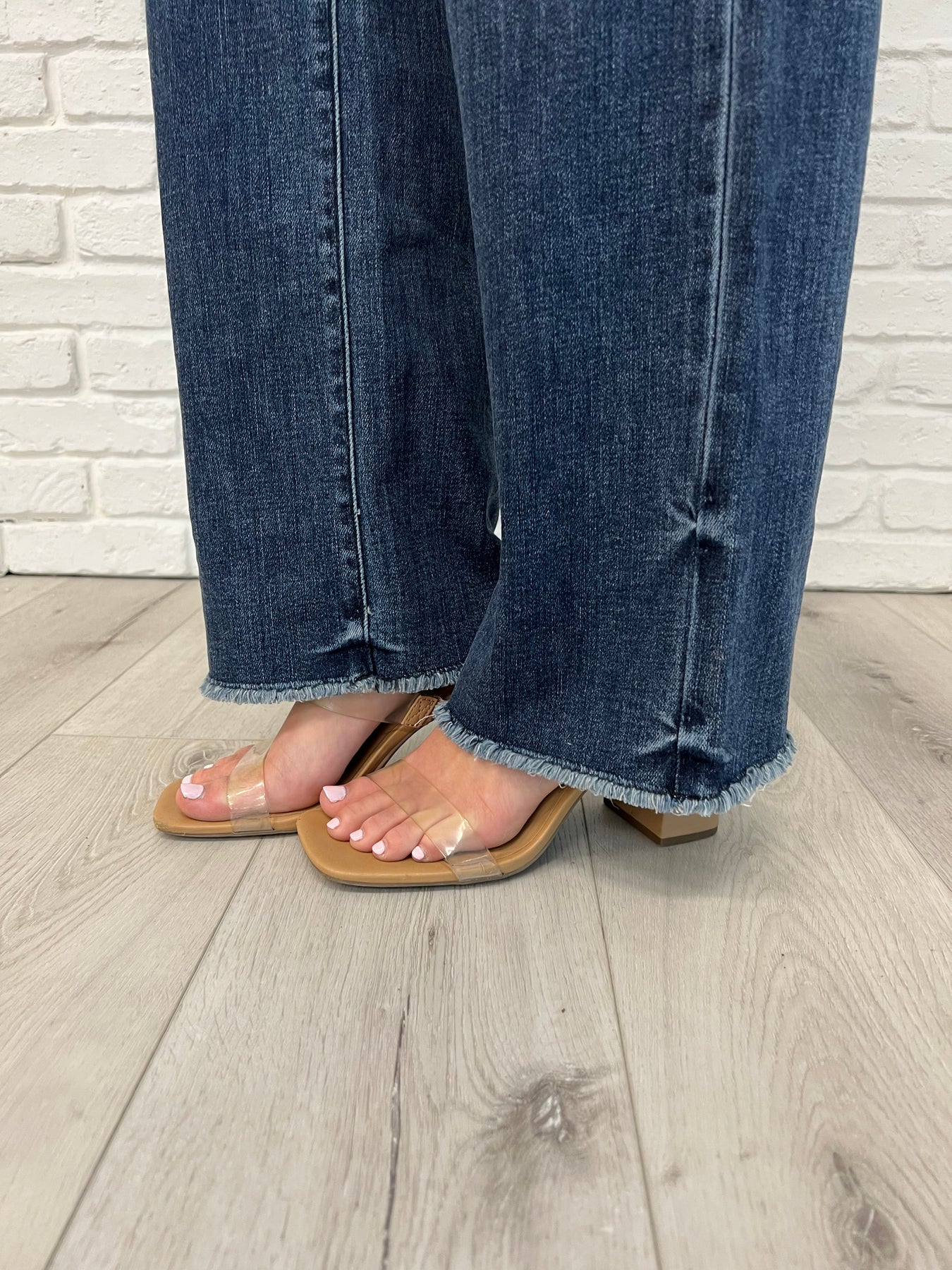 Mid Rise Vintage Wash Wide Leg Jeans by Judy Blue