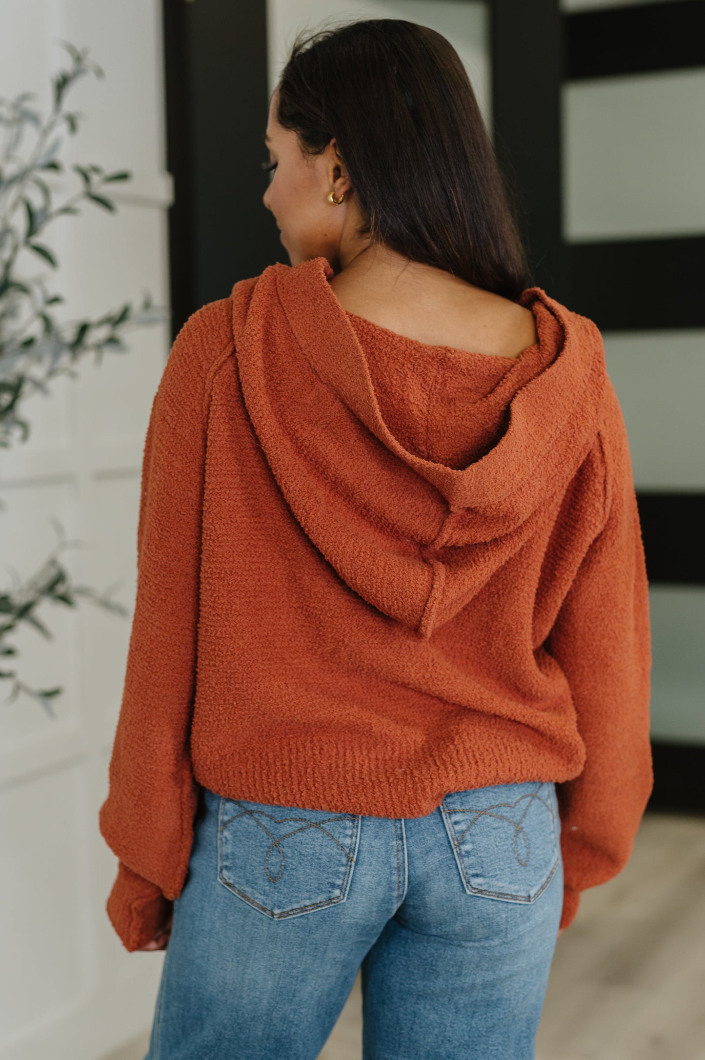 Textured Sweater Knit top in Rust by Andree by Unit
High Stretch
Banded V-Neckline
Functional Half Front Button Closures
Ribbed Hemline
Ribbed Banded Sleeve Cuff
Hooded
Exposed Seam Details
75% Nylon, 25% Acrylic
True to Size