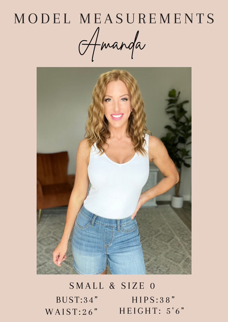High Rise Control Top Wide Leg Crop Jeans in Pink
Judy Blue
High Rise
Zip Fly
Control Top
Wide Leg Crop Silhouette
Raw Hem
93% Cotton, 6% Polyester, 1% Spandex
True to Judy Blue Sizing