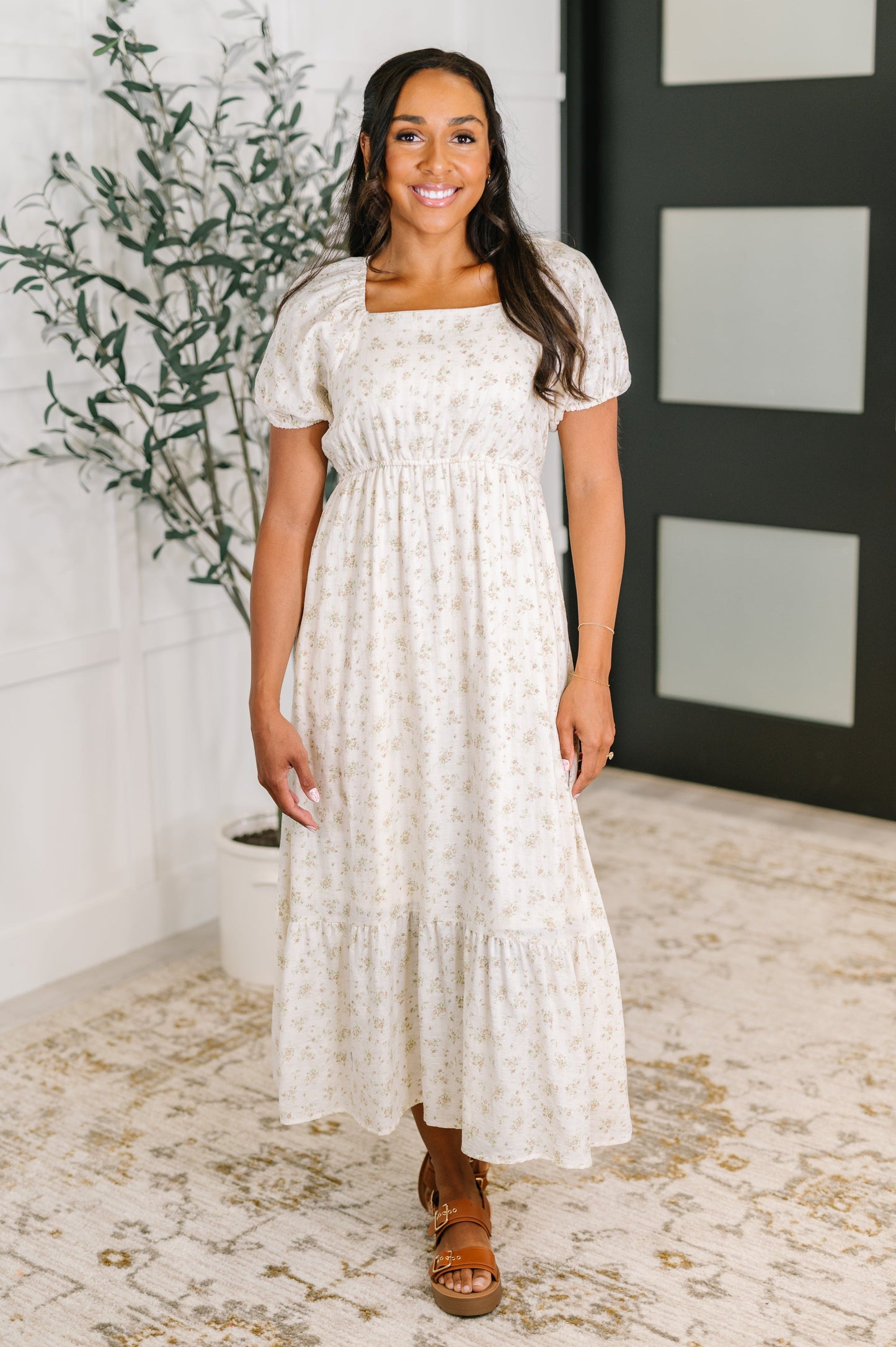 Lightweight Woven square neck maxi dress
No Stretch
Square Neckline
Cased Elastic and Gathered Shoulder
Cased Elastic Sleeve Cuff
Puff Sleeve
Elastic Waistband
Functional Side Pockets
Gathered Tier Hem
3/4 Lined
Self: 60% Cotton, 40% Polyester
Lining: 100% Polyester
True to Size