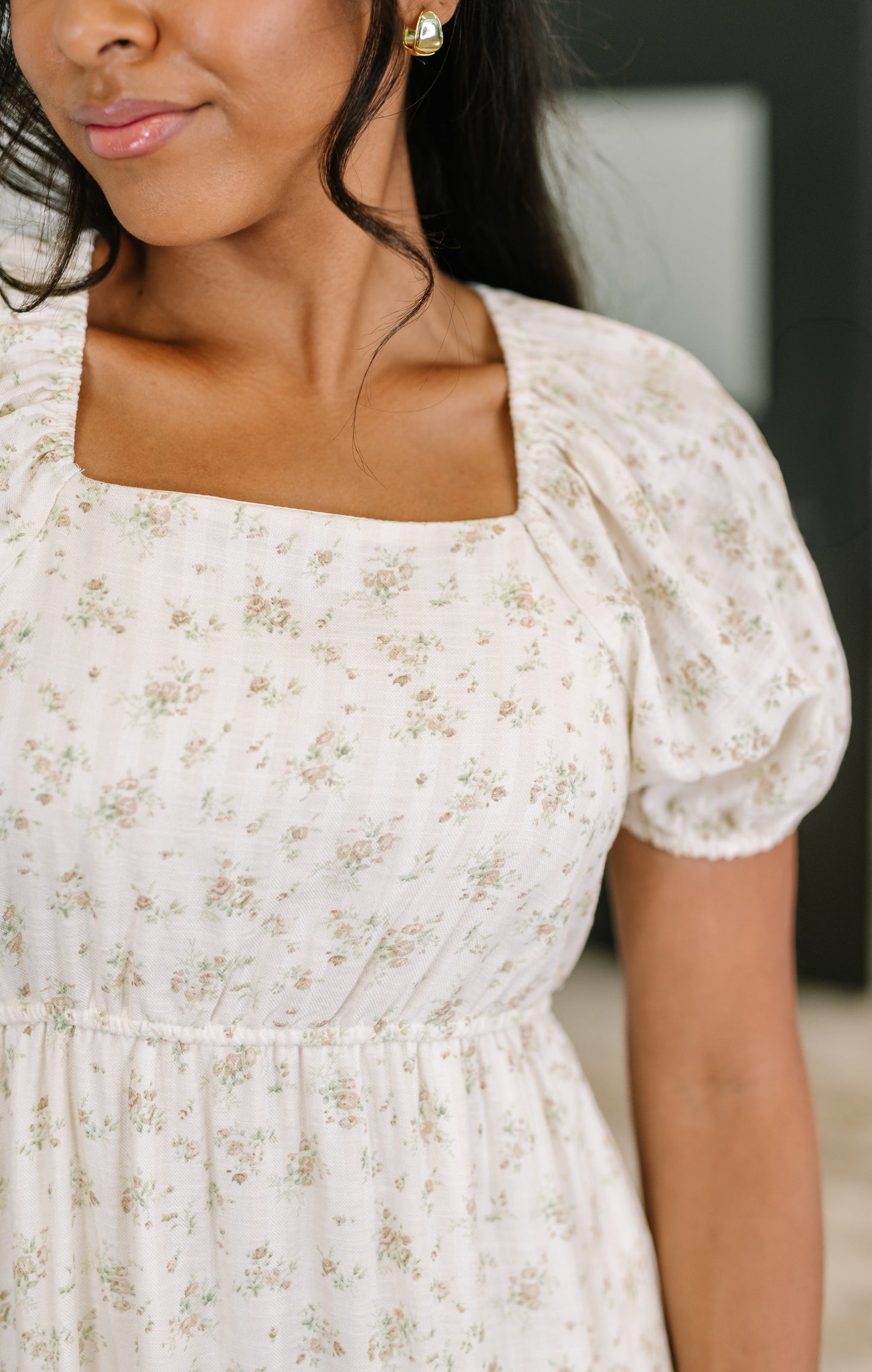 Lightweight Woven square neck maxi dress
No Stretch
Square Neckline
Cased Elastic and Gathered Shoulder
Cased Elastic Sleeve Cuff
Puff Sleeve
Elastic Waistband
Functional Side Pockets
Gathered Tier Hem
3/4 Lined
Self: 60% Cotton, 40% Polyester
Lining: 100% Polyester
True to Size