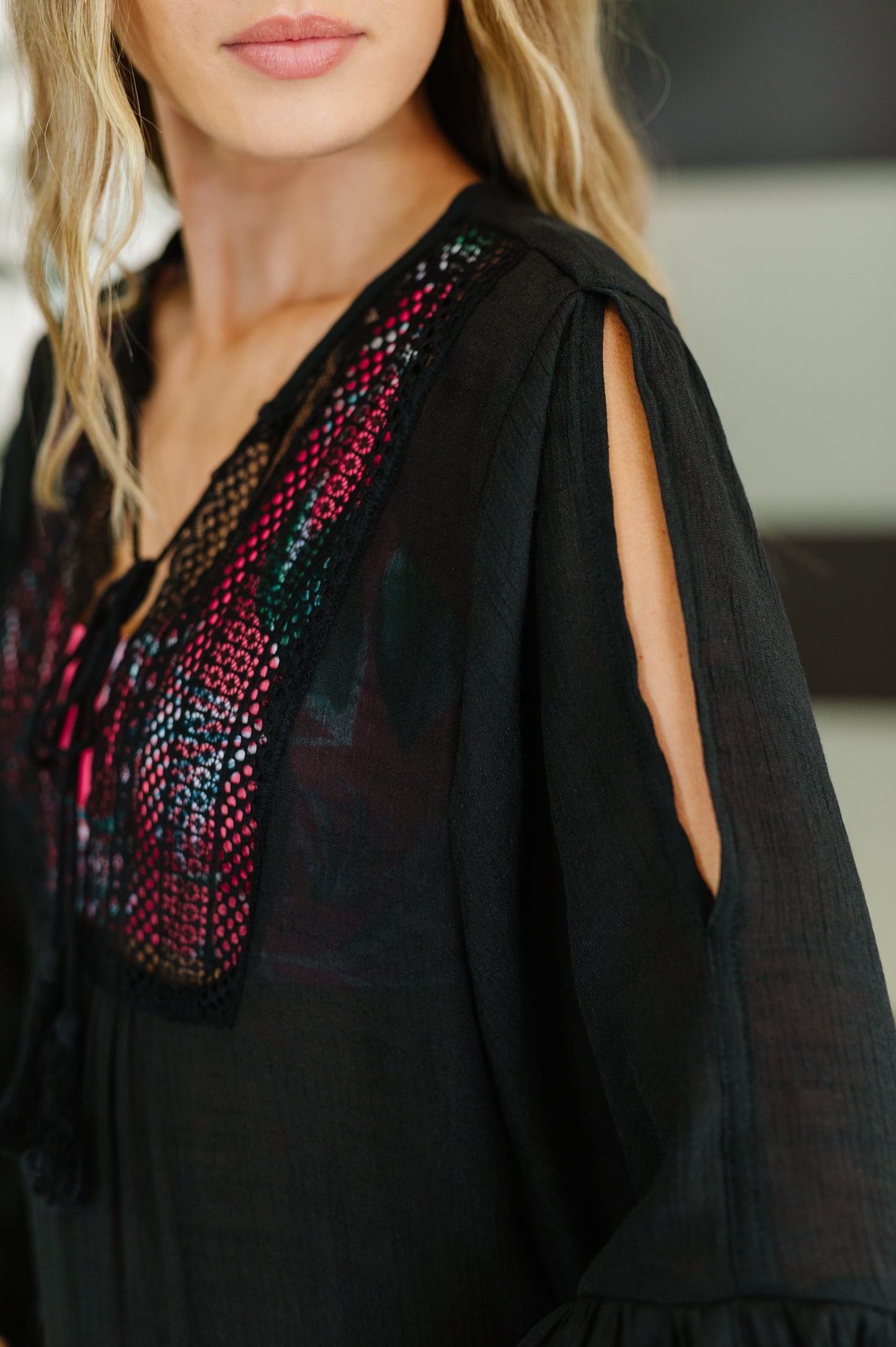 Black Sheer Lightweight Woven Swim Cover Up
No-Stretch
V-Neckline
Functional Neck Tie
Lace Details
Shoulder Cutout
Tiered
Ruffle Sleeve Cuff
100% Polyester
True to Size