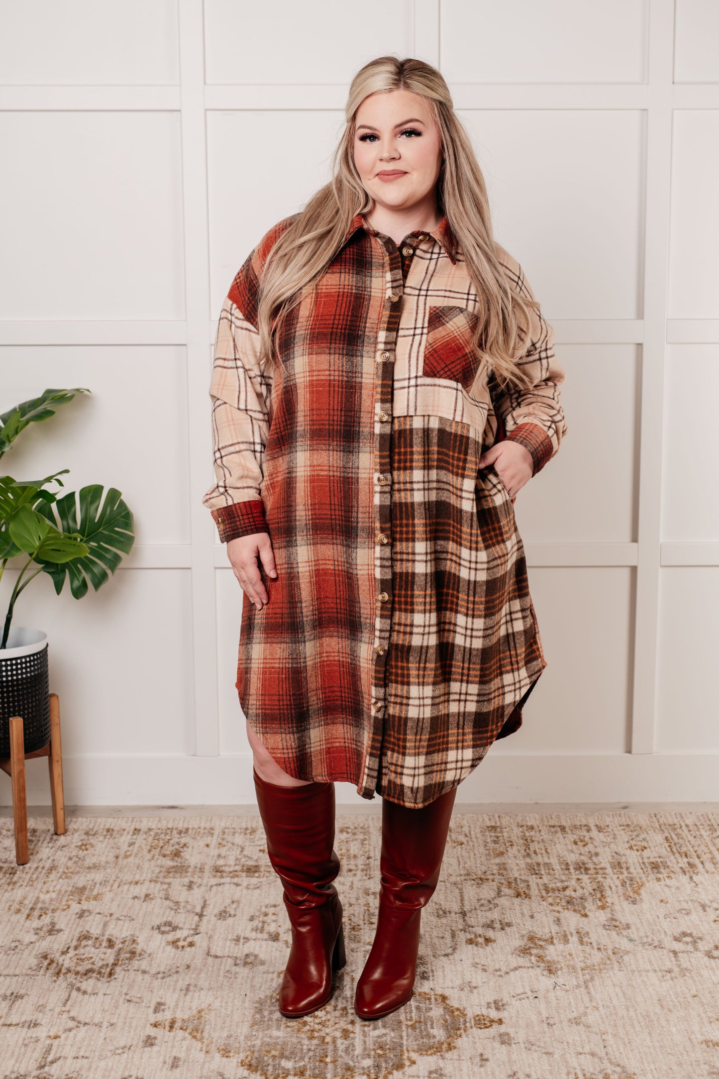 Flannel plaid oversized shacket by Haptics
Collared
Drop Shoulder
Front Button Closures
Functional Side Pockets
Patch Pocket
Sleeve Cuff Button Closure
Scooped Hem
Loose Oversized Fit
100% Polyester
True to Size