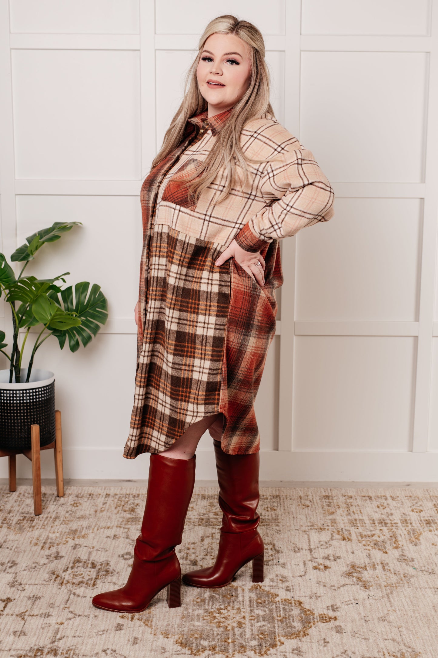 Flannel plaid oversized shacket by Haptics
Collared
Drop Shoulder
Front Button Closures
Functional Side Pockets
Patch Pocket
Sleeve Cuff Button Closure
Scooped Hem
Loose Oversized Fit
100% Polyester
True to Size
