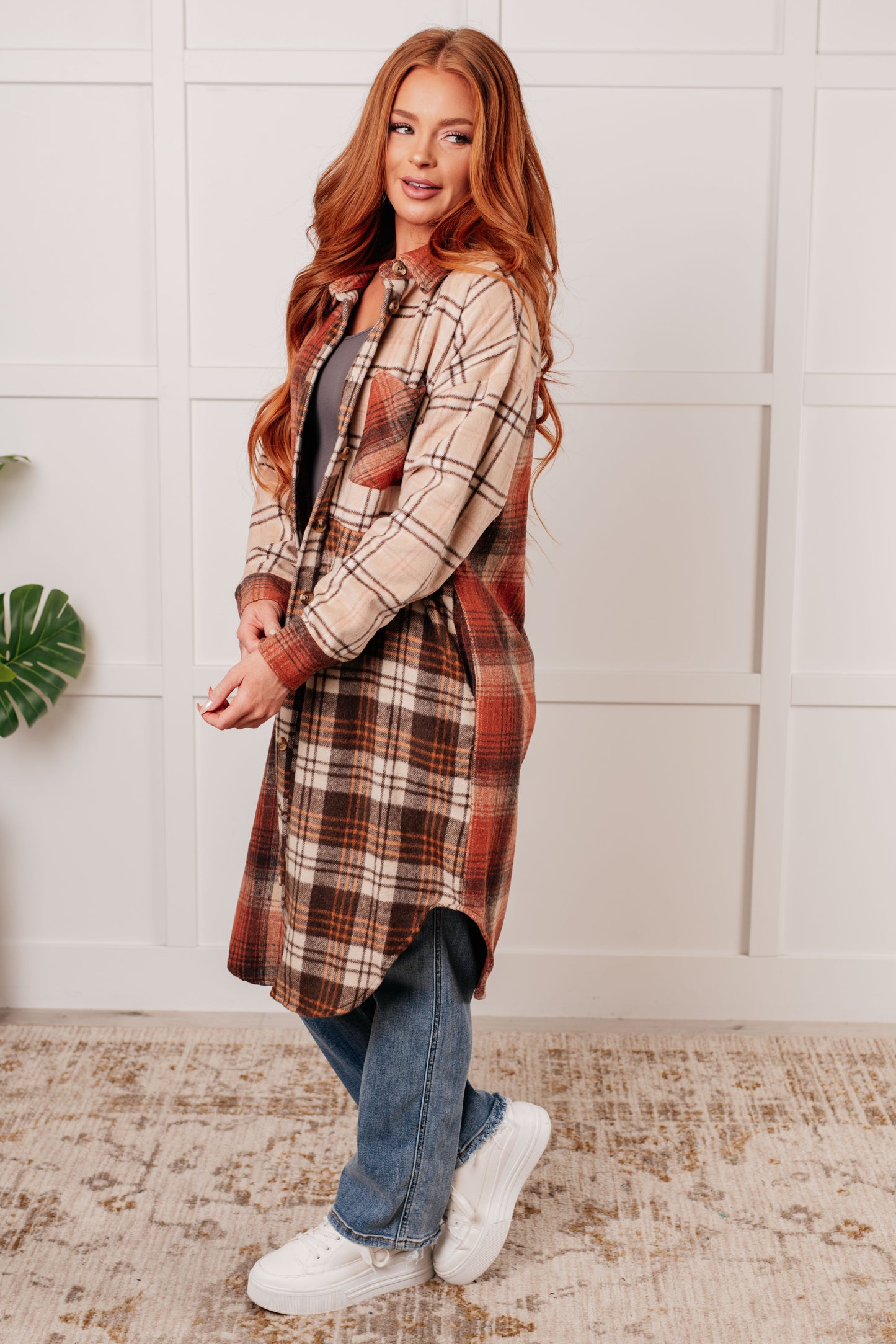 Flannel plaid oversized shacket by Haptics
Collared
Drop Shoulder
Front Button Closures
Functional Side Pockets
Patch Pocket
Sleeve Cuff Button Closure
Scooped Hem
Loose Oversized Fit
100% Polyester
True to Size