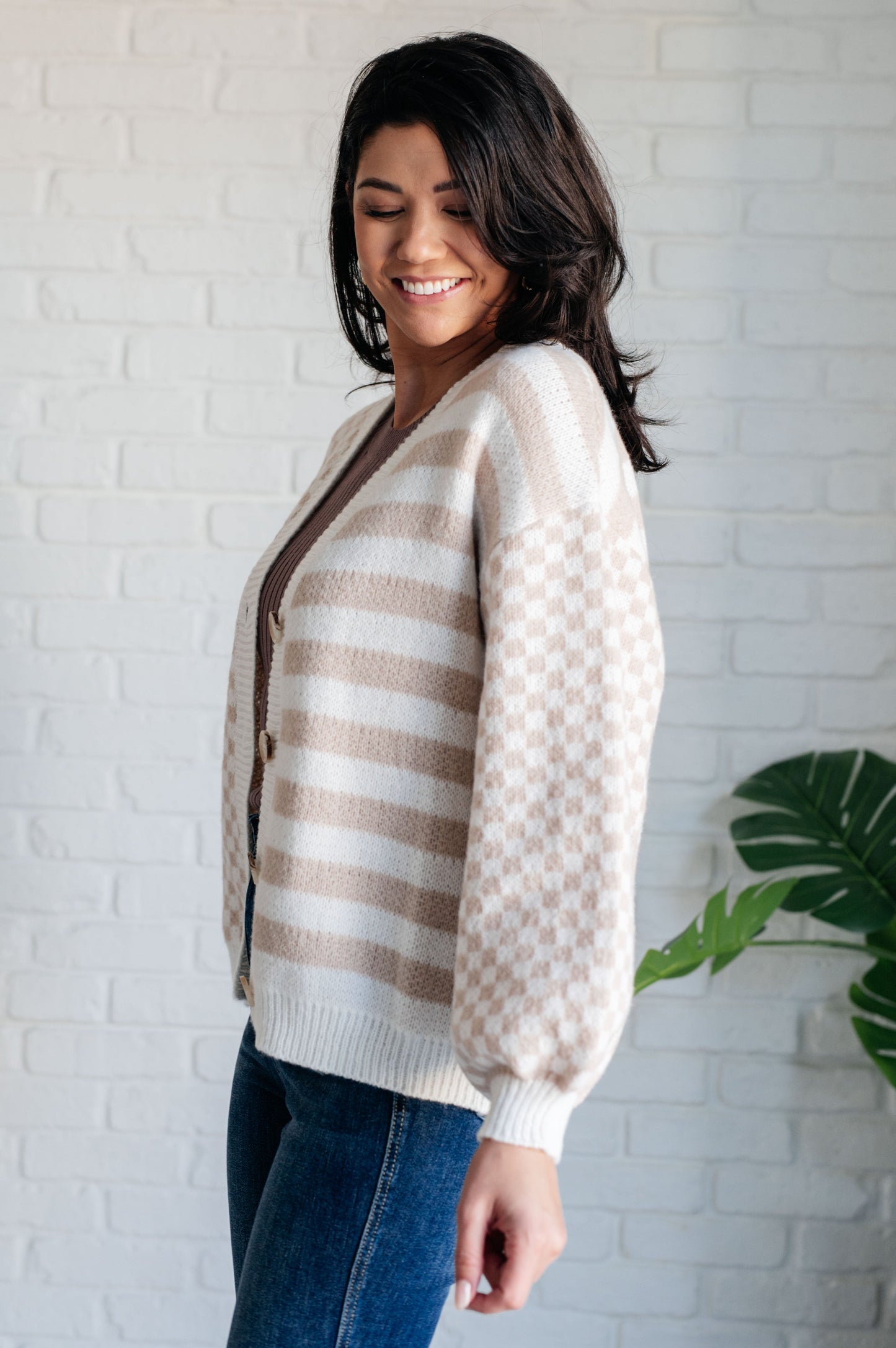 Striped and Checker Midweight Sweater Cardigan by Bibi
Knit
Ribbed Knit Trim
V-Neckline
Button Front
Dropped Shoulder
100% Polyester
True to Size