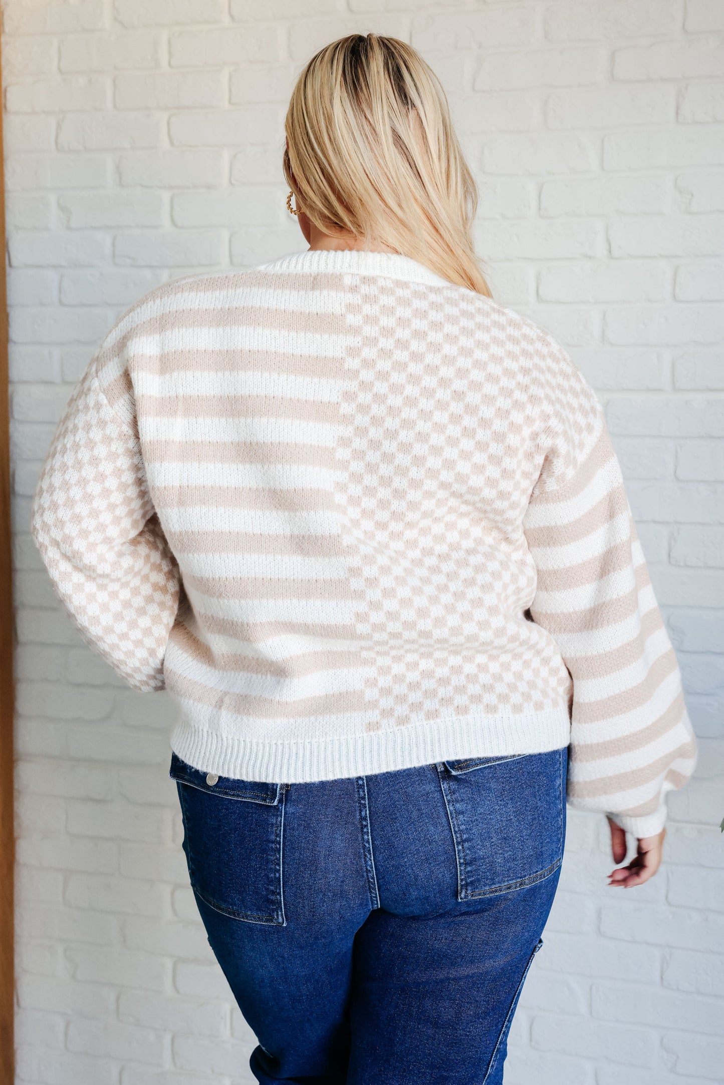 Striped and Checker Midweight Sweater Cardigan by Bibi
Knit
Ribbed Knit Trim
V-Neckline
Button Front
Dropped Shoulder
100% Polyester
True to Size