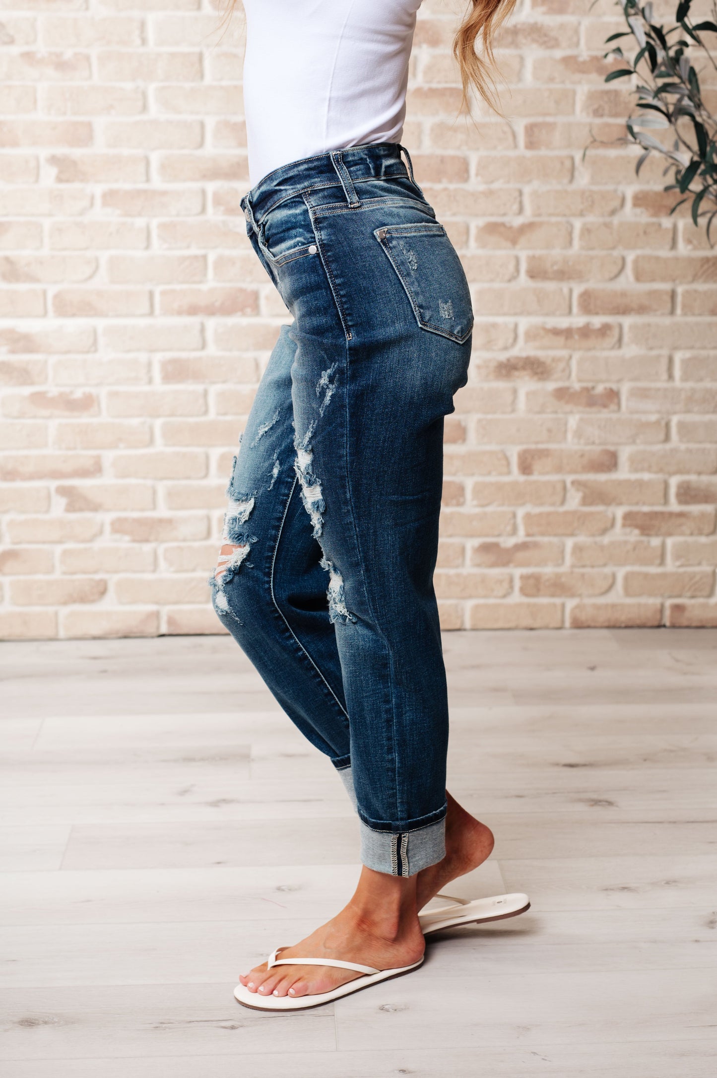 Judy Blue Mid Rise distressed blue jeans