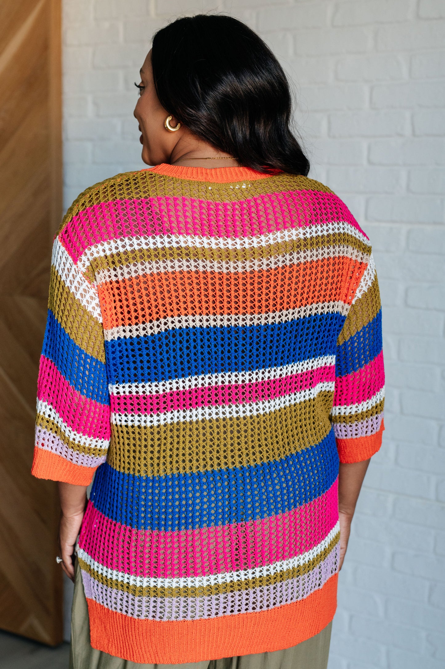 3/4 sleeve Striped Loose Knit Top
Mesh Knit
Ribbed Rounded Neckline
Drop Shoulder
Ribbed Sleeve Cuff
Ribbed Hemline
Side Slits
Functional Patch Pocket
100% Acrylic
True to Size