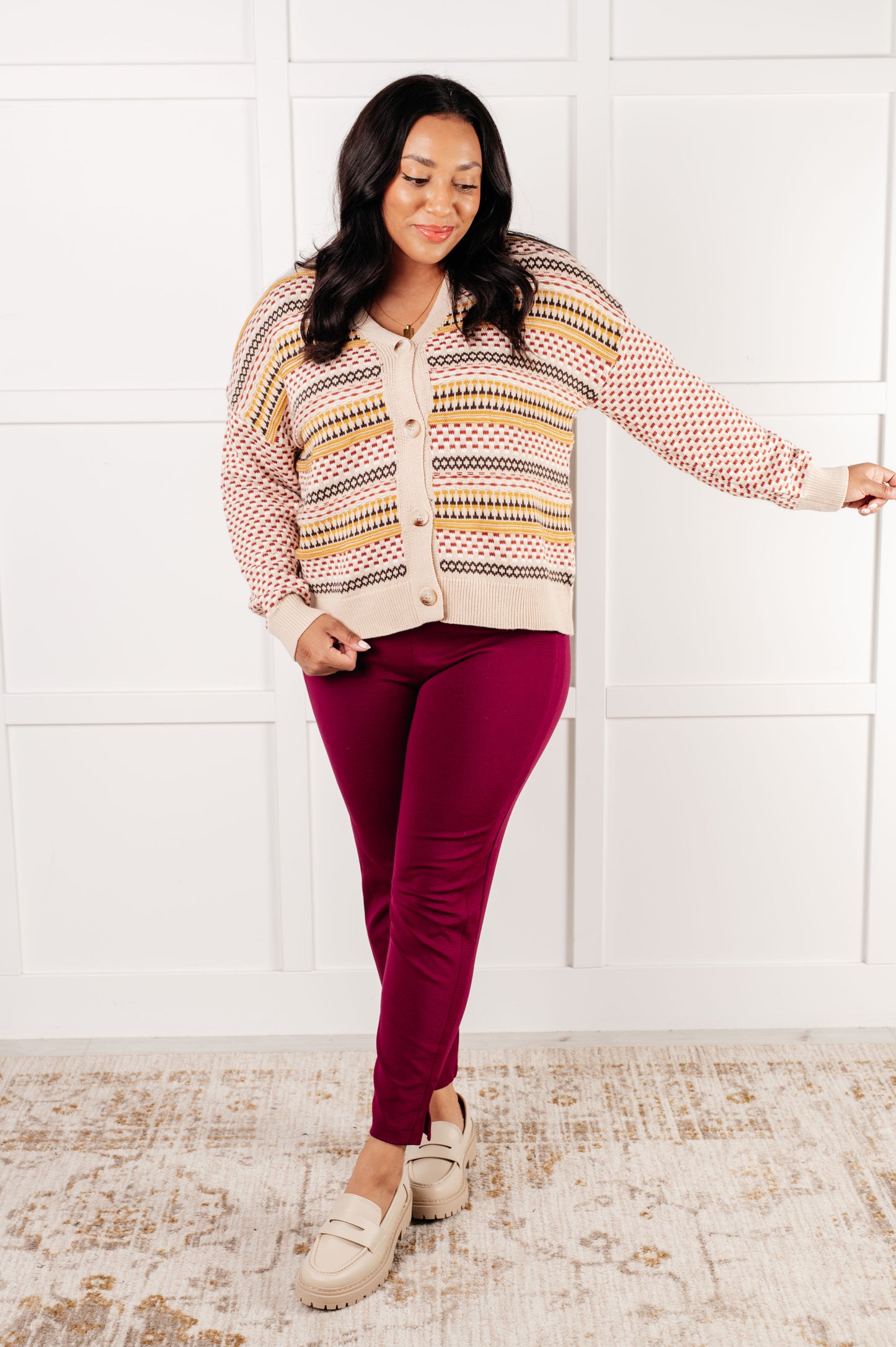 Sweater Knit Cardigan
Banded, Ribbed Neckline
V-Neckline
Full Front Button Closures
Drop Shoulder
Banded, Ribbed Sleeve Cuff
Banded, Ribbed Hemline
55% Acrylic, 45% Cotton
True to Size