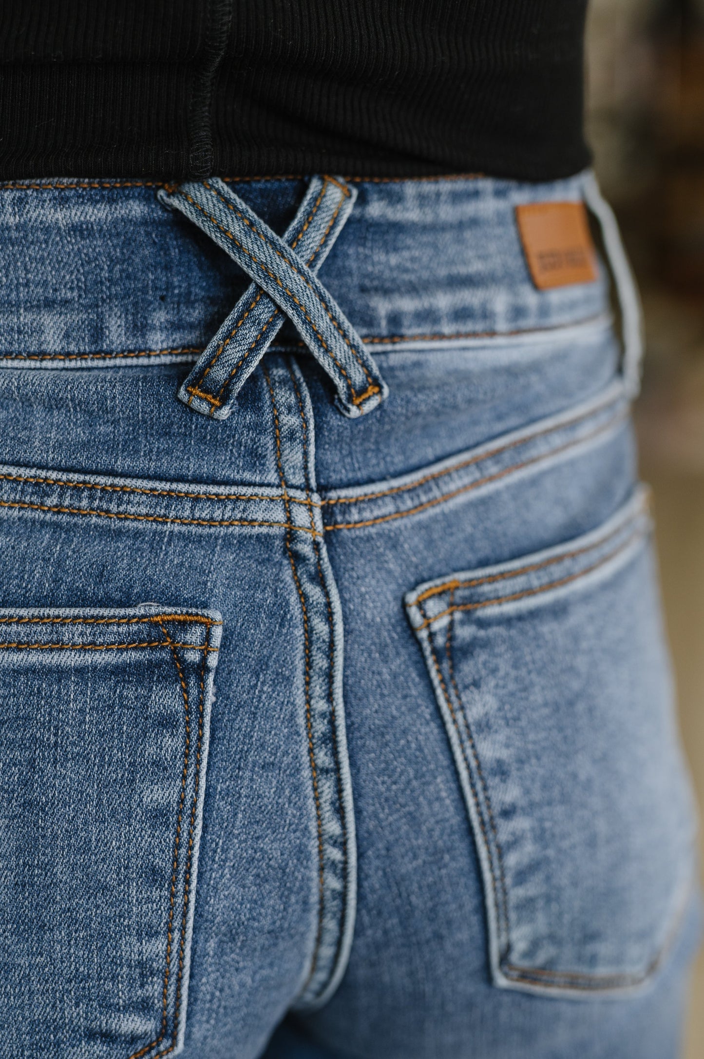 Judy Blue Jeans
High-Rise
Zip Fly
4-Way Stretch
Dark Wash
Double Button
Wide Leg Silhouette
93% Cotton, 6% Polyester, 1% Spandex
True to Judy Blue Sizing