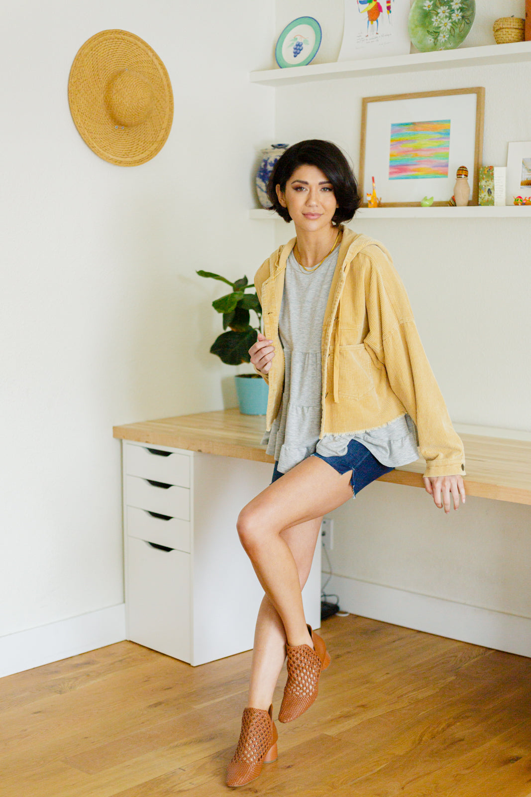 Stretchy + Lightweight short sleeved top
71% Rayon, 6% Polyester, 3% Spandex
Wash cold, hang dry
True to size