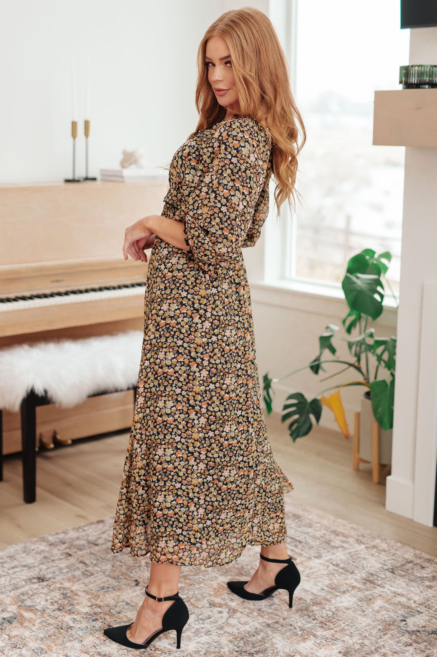 Floral Poly Chiffon Maxi dress by Polagram
Square Neckline
3/4 Length Sheer Sleeves
Cased Elastic Waistband
Ruffle Details
Pockets
Fully Lined
Self 100% Polyester
Lining 100% Polyester
True to Size
