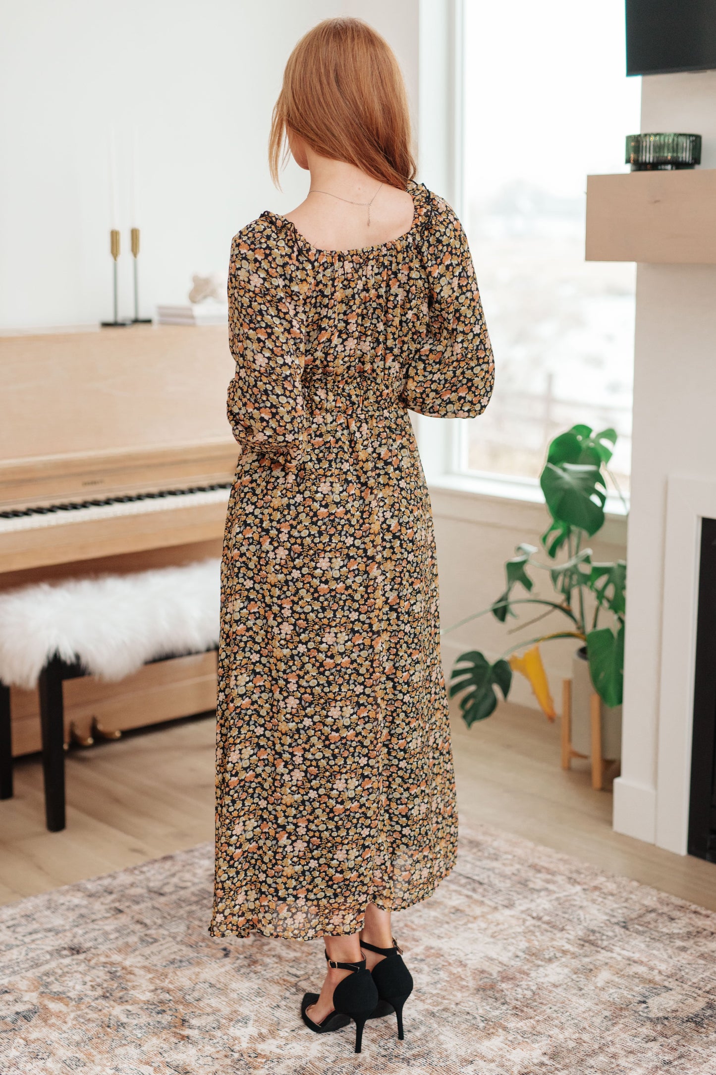 Floral Poly Chiffon Maxi dress by Polagram
Square Neckline
3/4 Length Sheer Sleeves
Cased Elastic Waistband
Ruffle Details
Pockets
Fully Lined
Self 100% Polyester
Lining 100% Polyester
True to Size