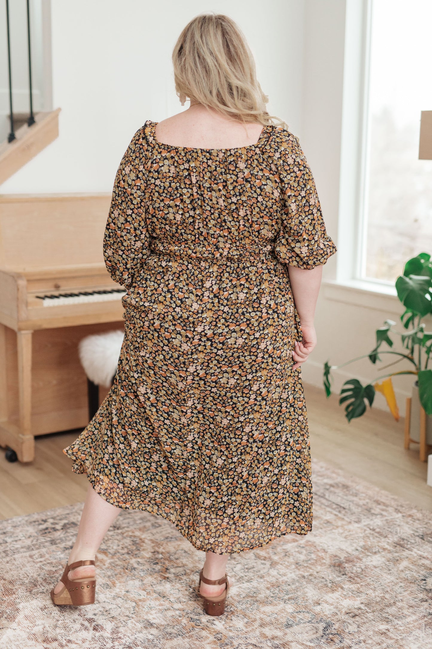 Floral Poly Chiffon Maxi dress by Polagram
Square Neckline
3/4 Length Sheer Sleeves
Cased Elastic Waistband
Ruffle Details
Pockets
Fully Lined
Self 100% Polyester
Lining 100% Polyester
True to Size