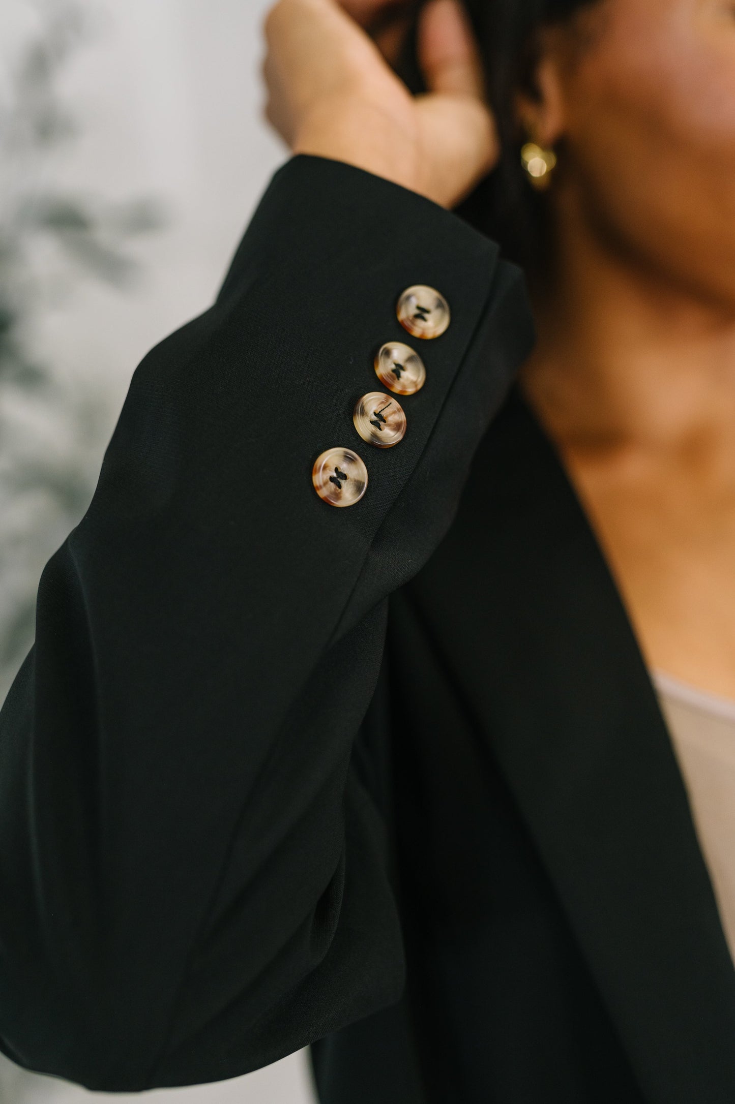 Black Woven Suiting Blazer by Jodifil
Lightweight
Fully Lined
Single Button Closure
Back Vent
Relaxed Silhouette
100% Polyester
True to Size