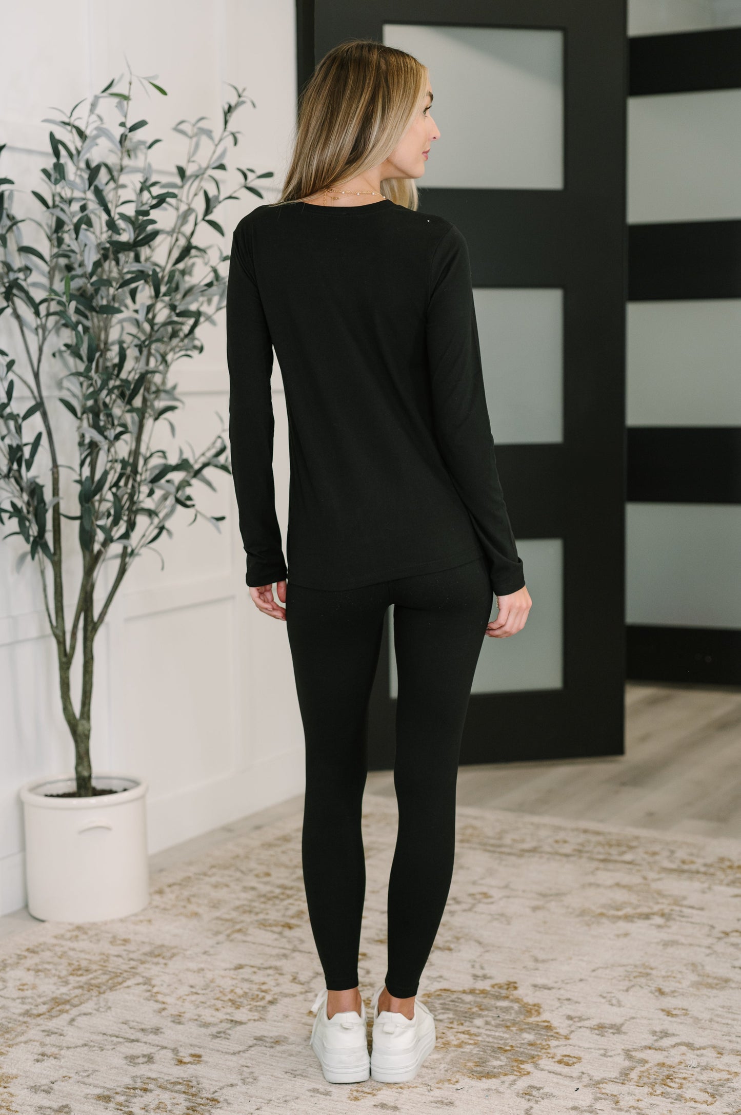 Brushed Microfiber leggings set in Black by Zenana
Banded, Round Neckline
Long Sleeve
Cased Elastic Waistband
Skinny Leg Silhouette
90% Polyester, 10% Spandex
True to Size