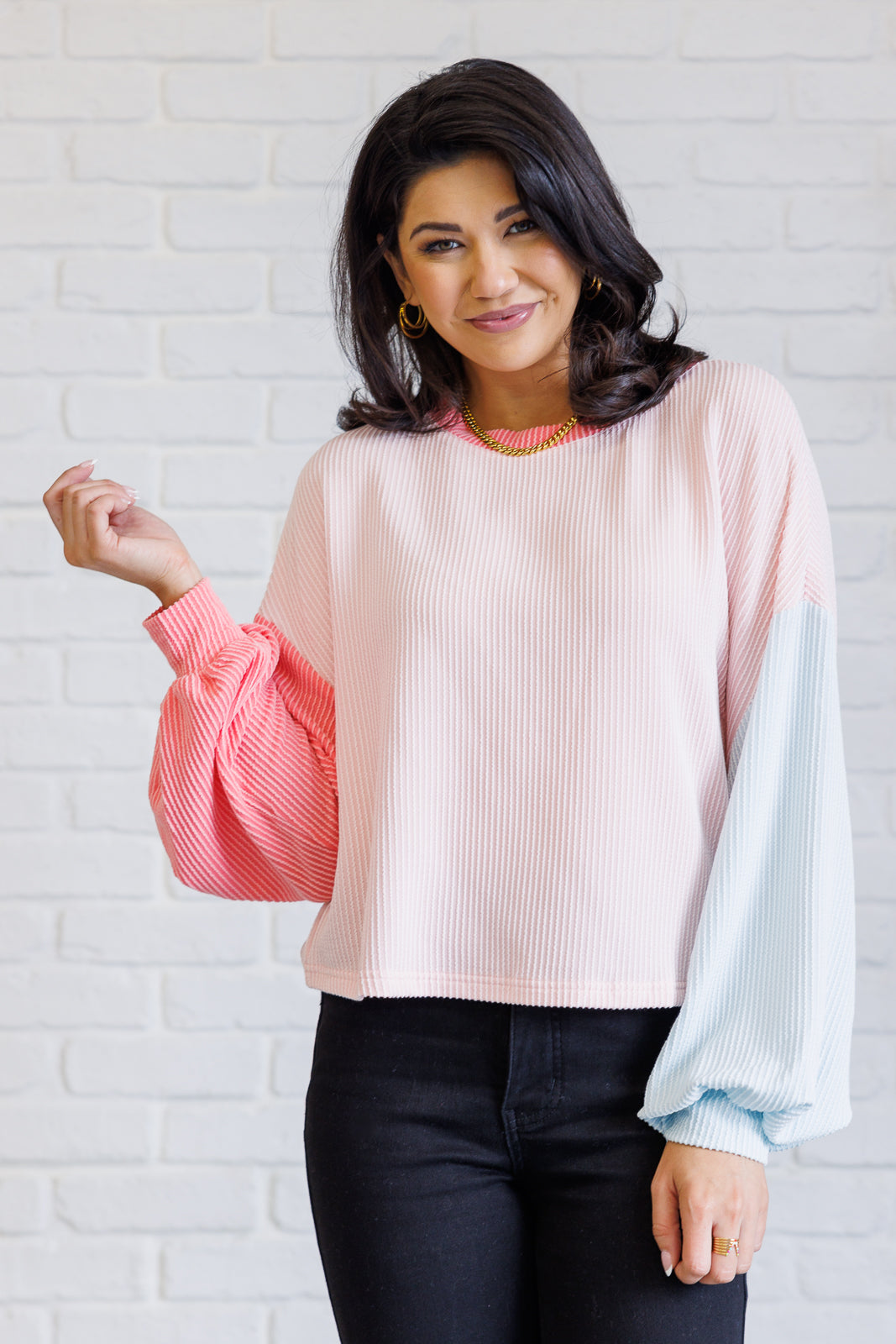 Corded Knit long sleeve top
Banded Round Neckline
Drop Shoulder
Banded Sleeve Cuff
75% Polyester, 20% Viscose, 5% Elastane
True to Size