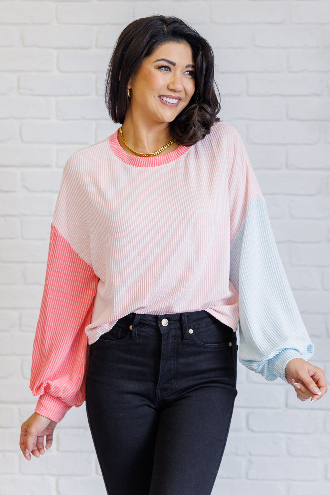 Corded Knit long sleeve top
Banded Round Neckline
Drop Shoulder
Banded Sleeve Cuff
75% Polyester, 20% Viscose, 5% Elastane
True to Size