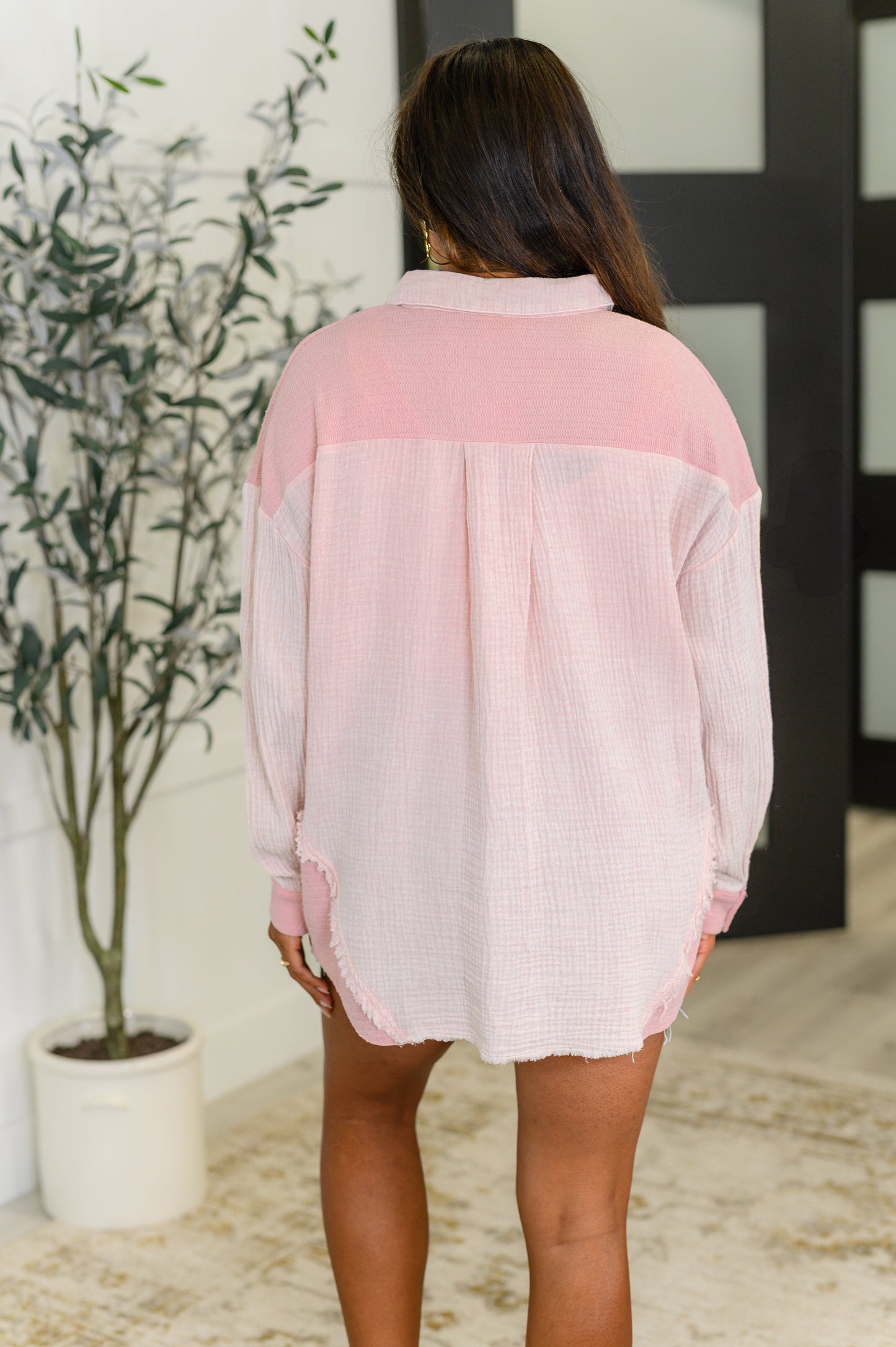 Full Front Button Down Shacket in Pink by Very
Woven Gauze
No Stretch
Textured Knit Contrast
Full Front Button Down
Collared Neckline
Functional Patch Pockets
Exposed Raw Seam Details
Banded Sleeve Cuff
Sleeve Button Closure
Self: 100% Cotton
Contrast: 68% Polyester, 29% Rayon, 3% Spandex
True to Size