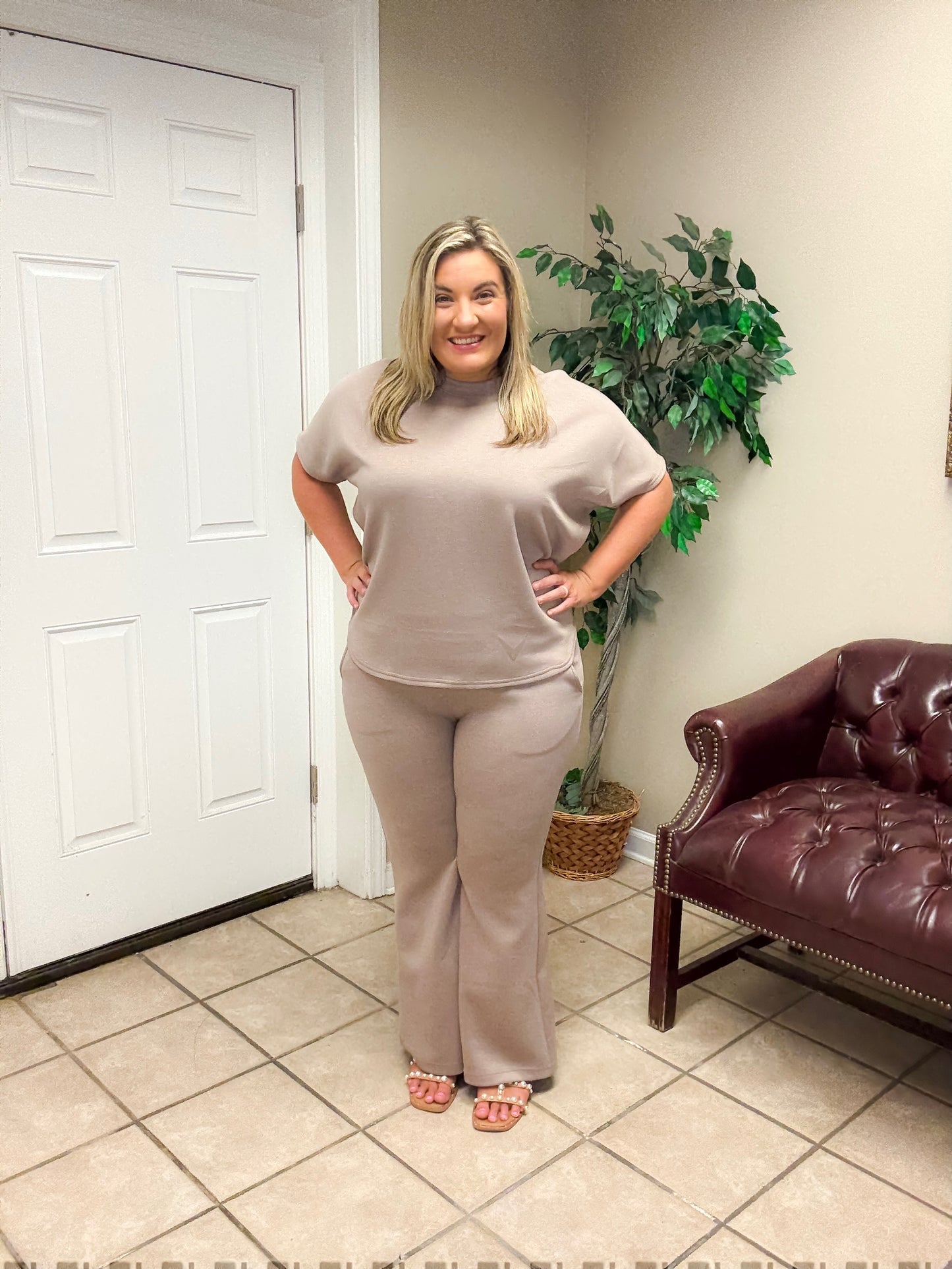 Wrinkle free short sleeve pants set Travel Set Paris in Cappuccino by Dear Scarlett