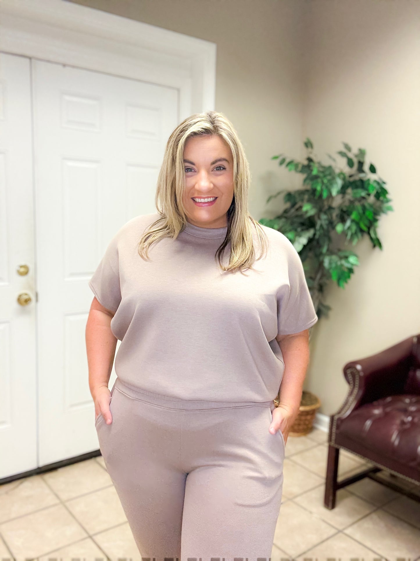 Wrinkle free short sleeve pants set Travel Set Paris in Cappuccino by Dear Scarlett