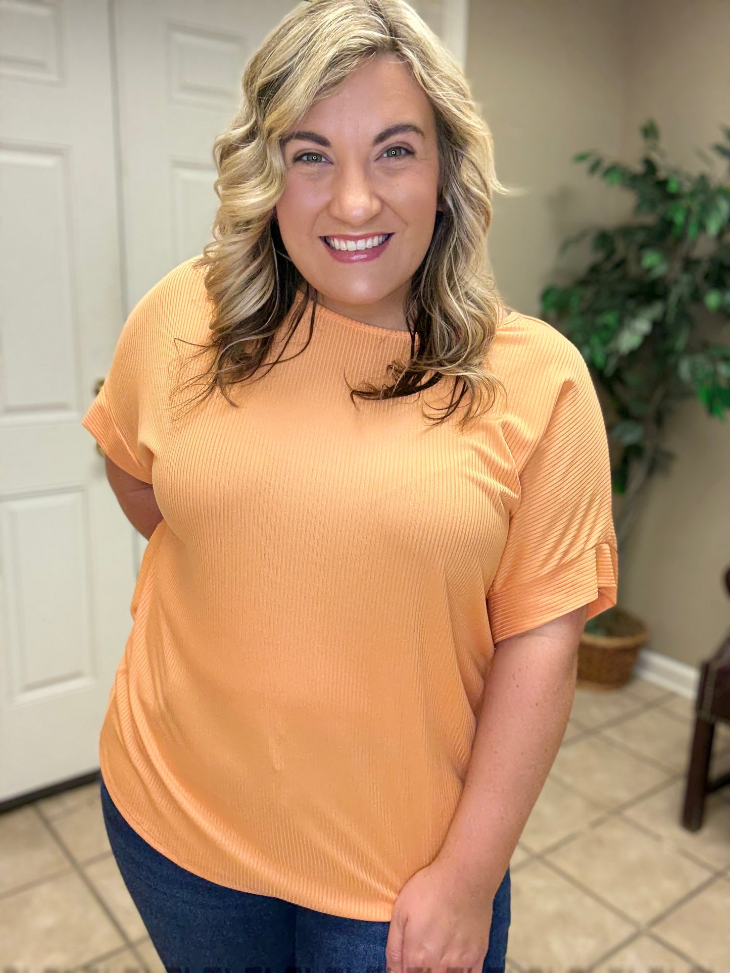 Ribbed Jersey Knit Top
Stretchy
Dolman Sleeves
Twist Back Detail
Relaxed Silhouette
Polyester 5% Spandex
True to Size
