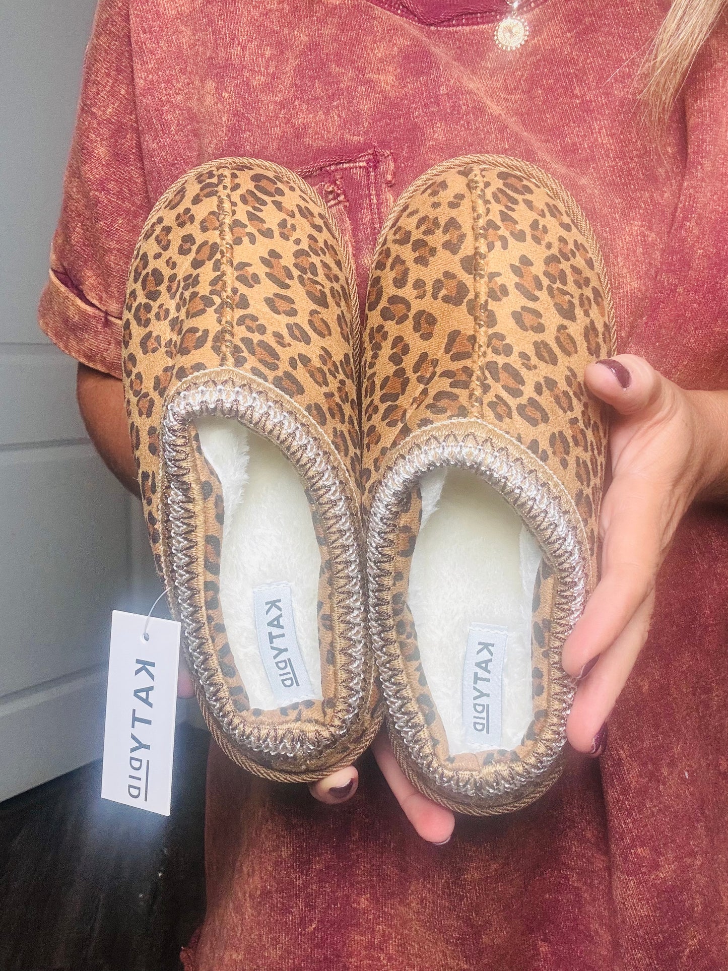 Leopard Print Embroidered Slippers