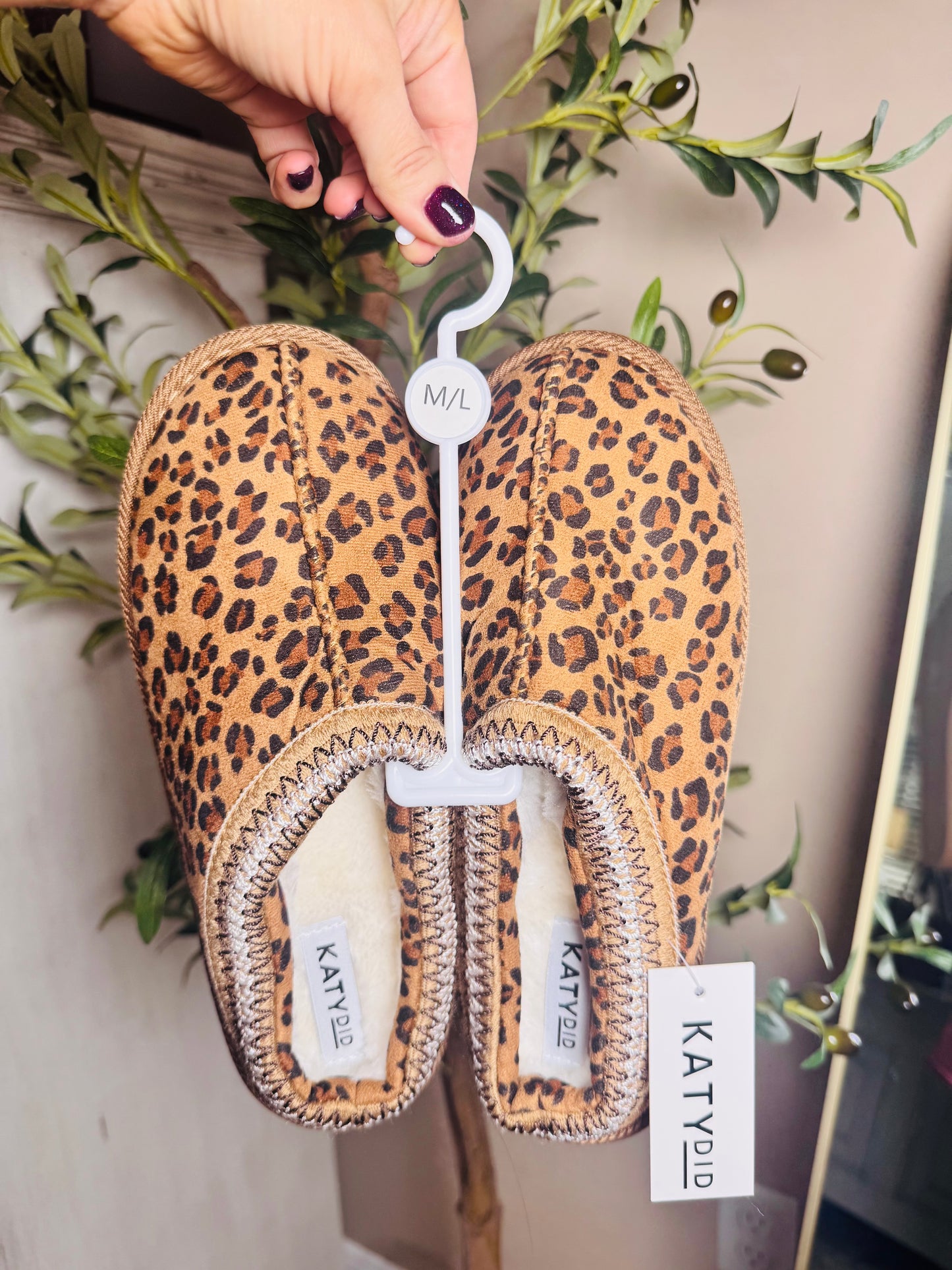 Leopard Print Embroidered Slippers