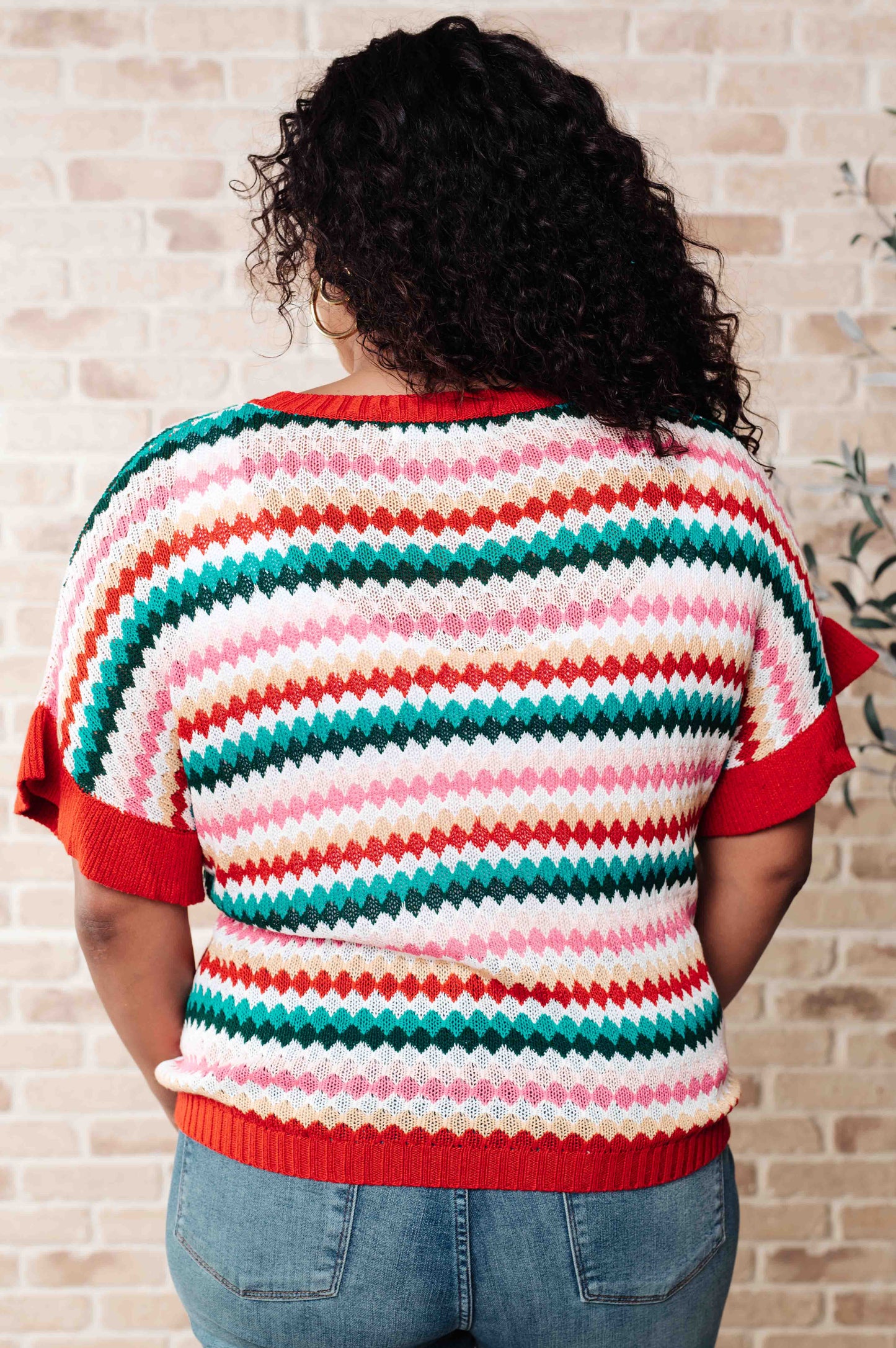 Striped Lightweight Sweater Knit , short sleeve Top
Round Neckline
Banded Ribbed Neckline
Dolman Sleeve
Exaggerated Banded Sleeve Cuff
Banded Ribbed Hemline
100% Viscose
True to Size