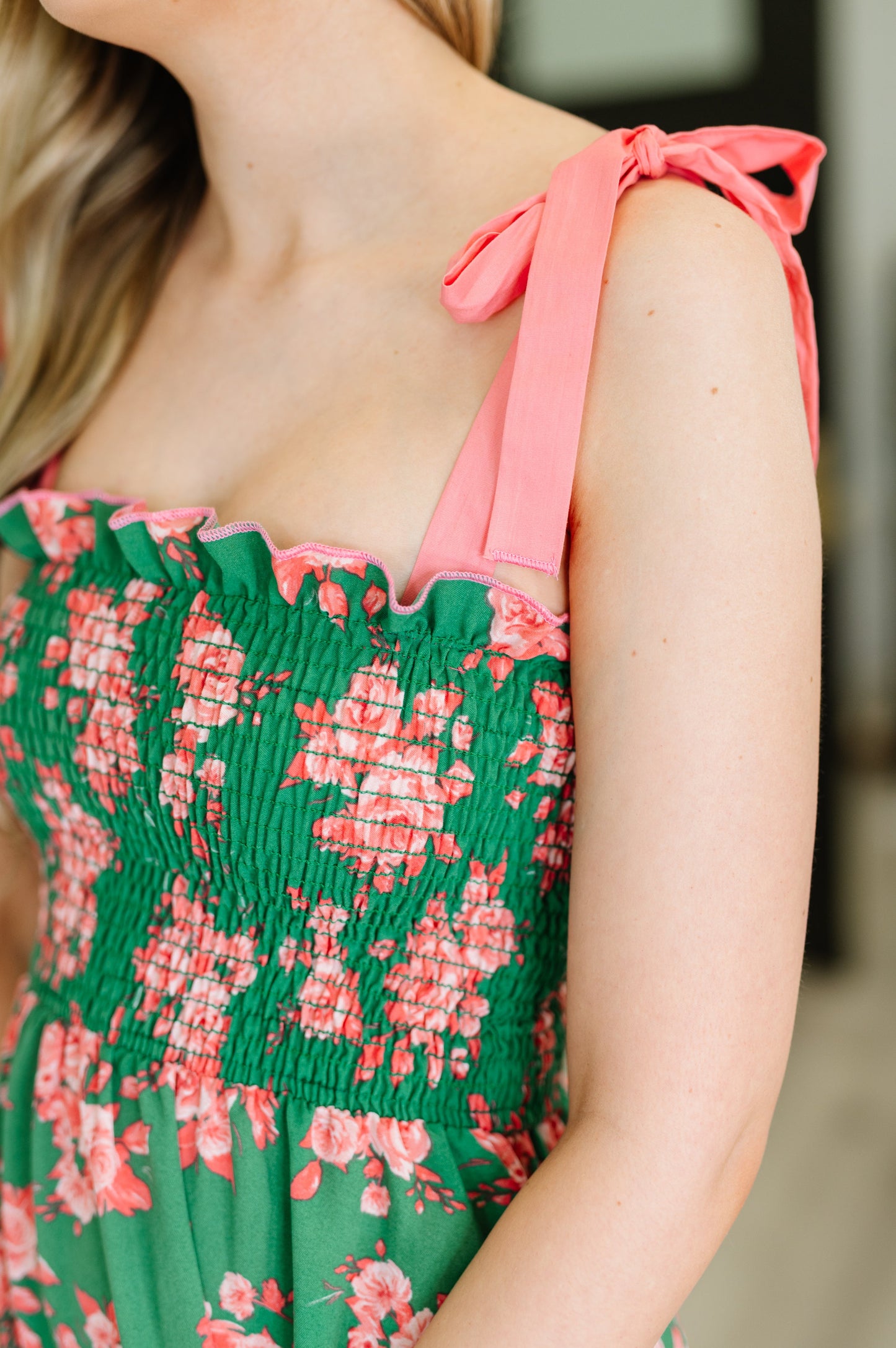 Tiered Dress in Green/Coral
Lightweight Woven
No Stretch
Adjustable Shoulder Straps
Smocked Elastic Bodice
Tiered
Ruffle Details
Functional Side Pockets
100% Polyester
True to Size