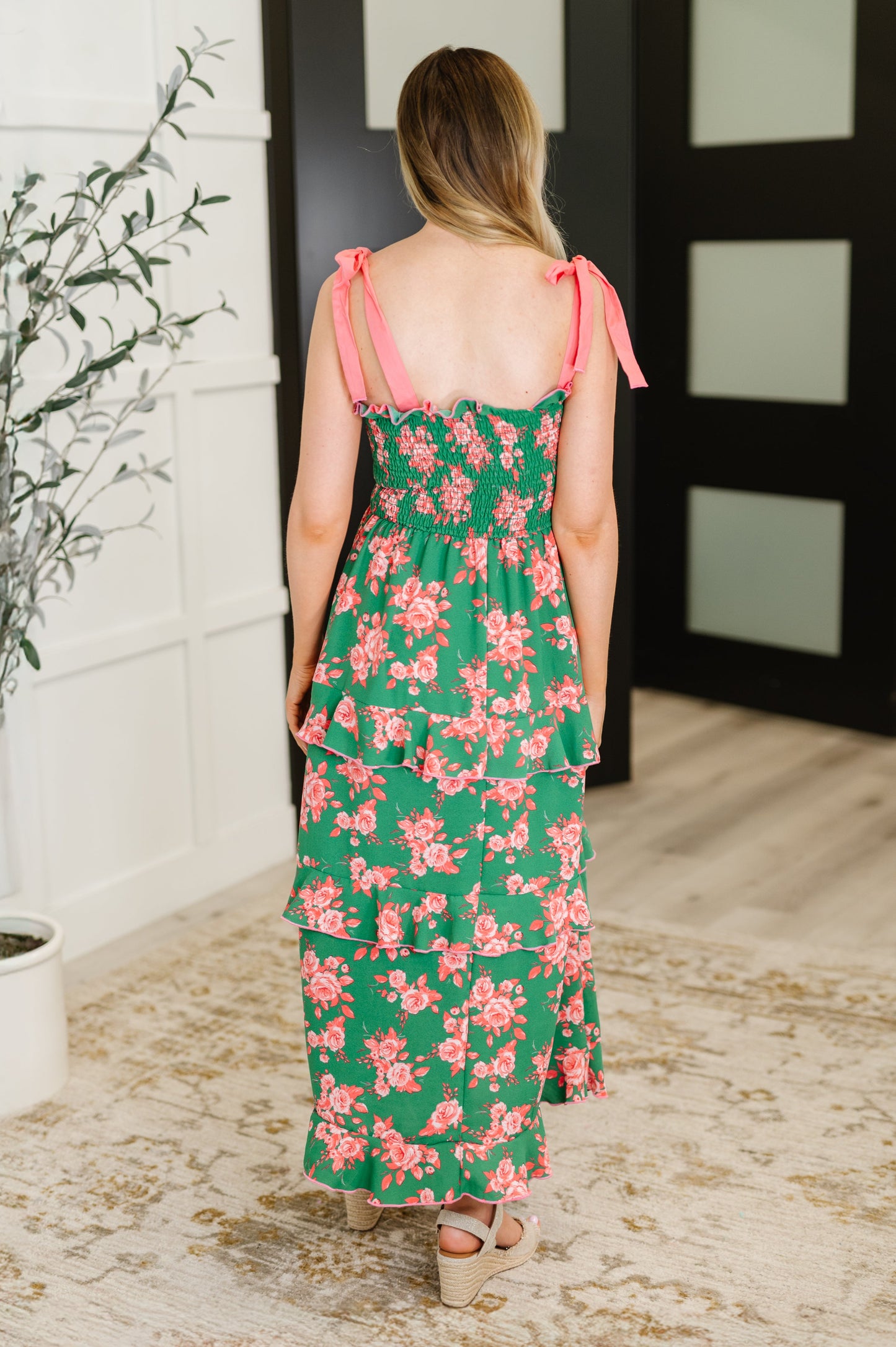 Tiered Dress in Green/Coral
Lightweight Woven
No Stretch
Adjustable Shoulder Straps
Smocked Elastic Bodice
Tiered
Ruffle Details
Functional Side Pockets
100% Polyester
True to Size