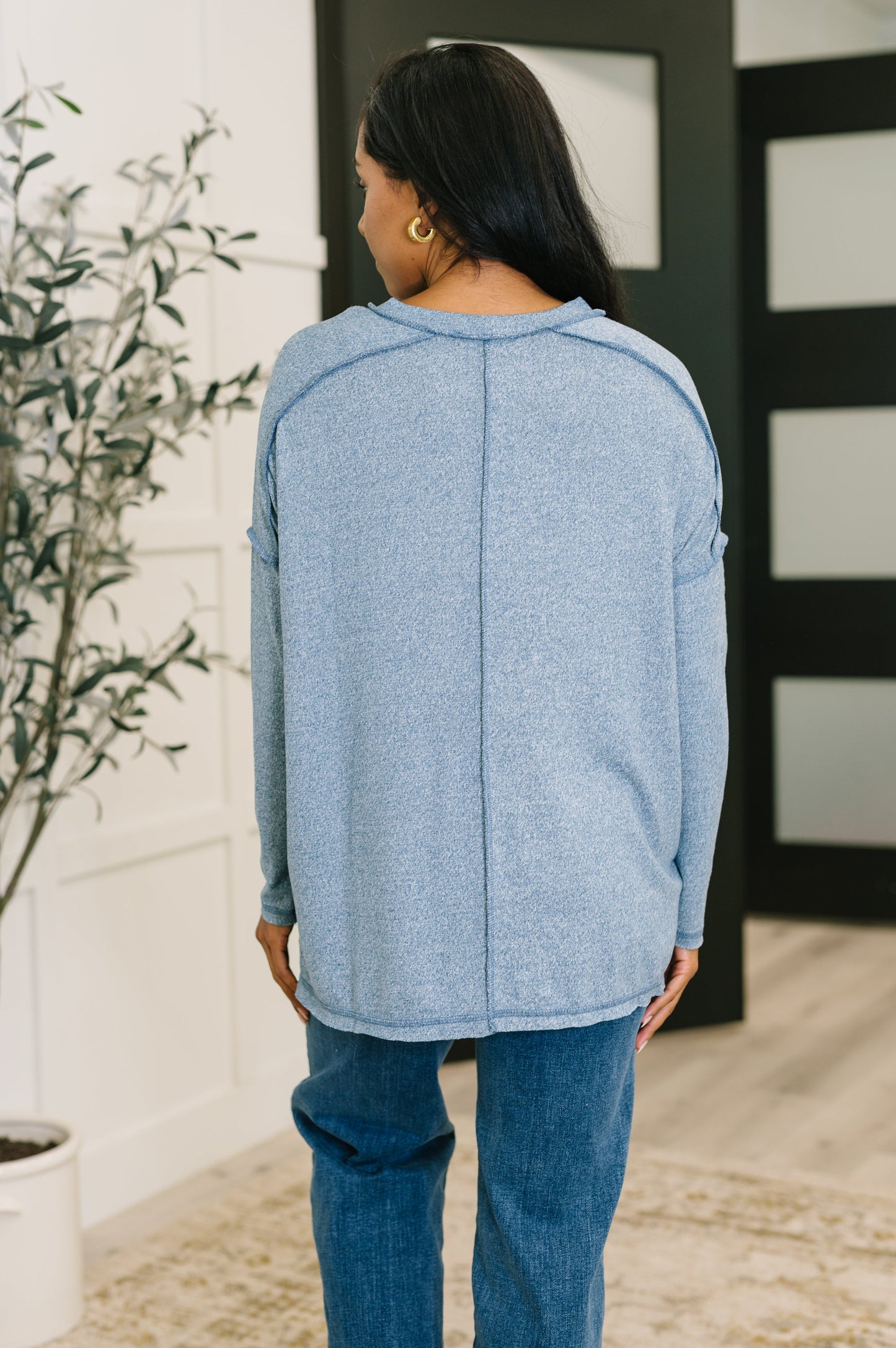 Long sleeve Brushed French Terry top by Zenana in Dusty Blue
High Stretch
Banded, Round Neckline
Drop Shoulder
Stepped Hem
Exposed Seam
95% Polyester, 5% Spandex
True to Size