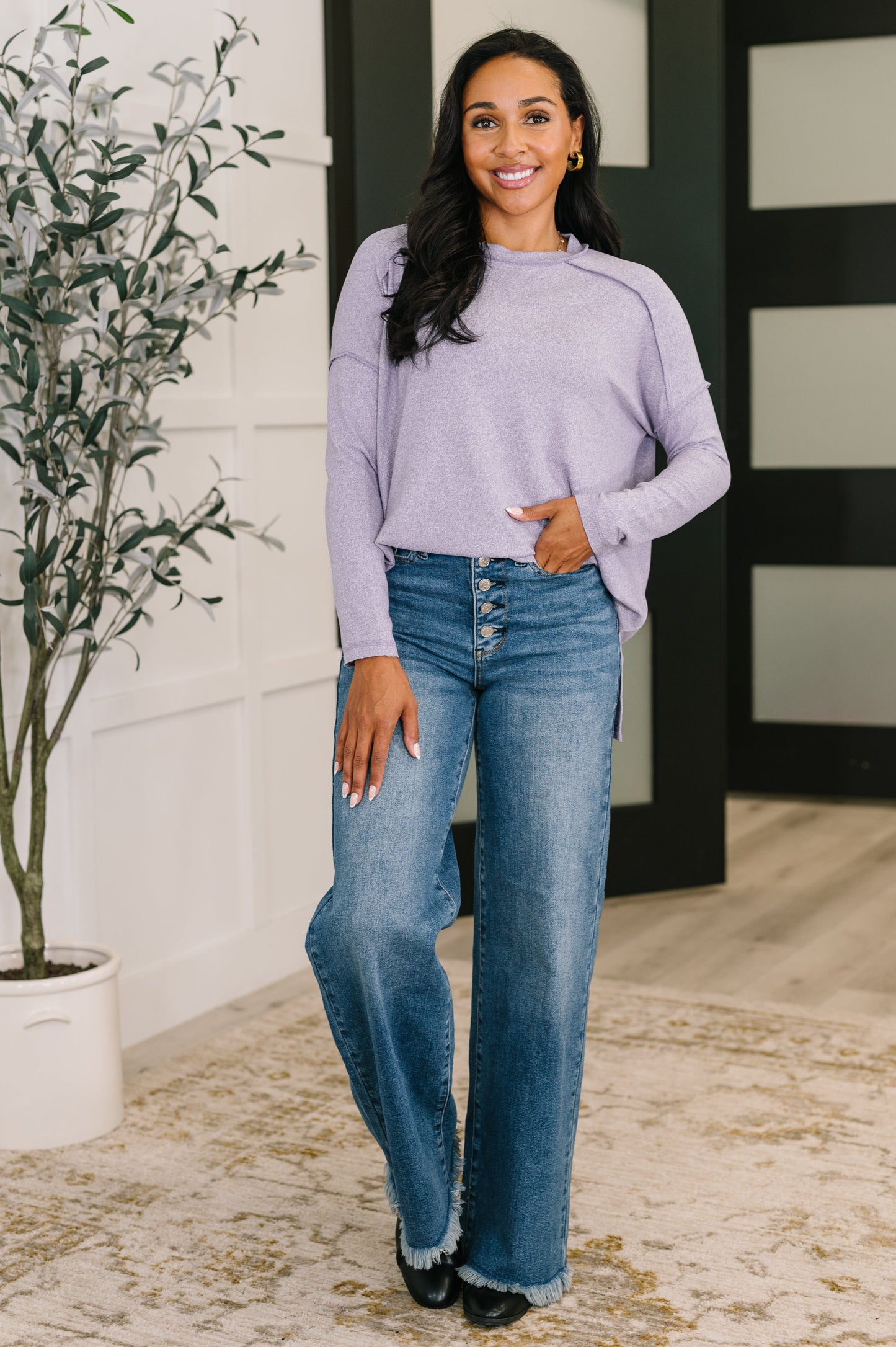 Long sleeve Brushed French Terry top by Zenana in Lavender
High Stretch
Banded, Round Neckline
Drop Shoulder
Stepped Hem
Exposed Seam
95% Polyester, 5% Spandex
True to Size