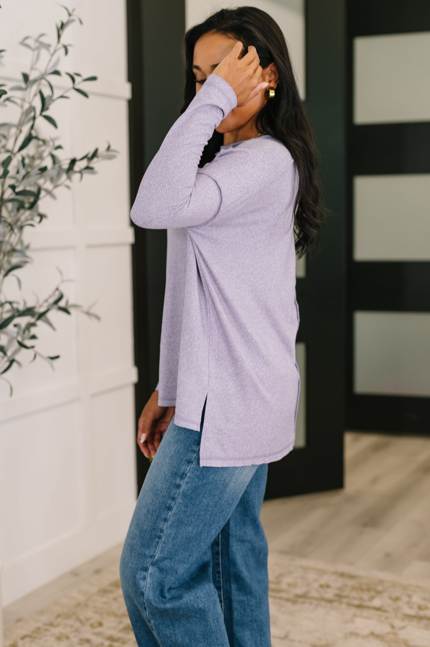 Long sleeve Brushed French Terry top by Zenana in Lavender
High Stretch
Banded, Round Neckline
Drop Shoulder
Stepped Hem
Exposed Seam
95% Polyester, 5% Spandex
True to Size