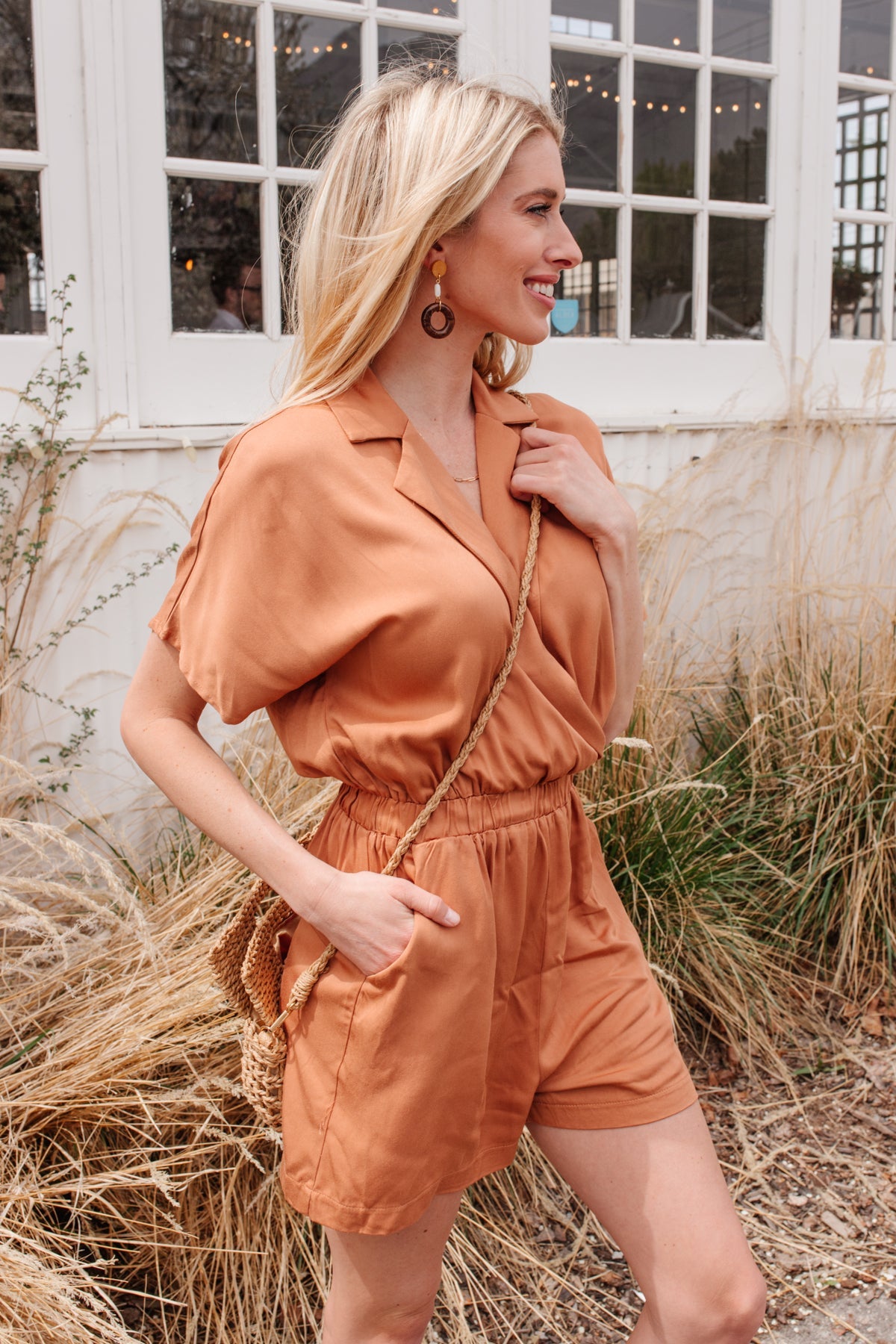 Collared romper in Light Rust
100% Rayon
Wash cold, hang dry
Fits true to size