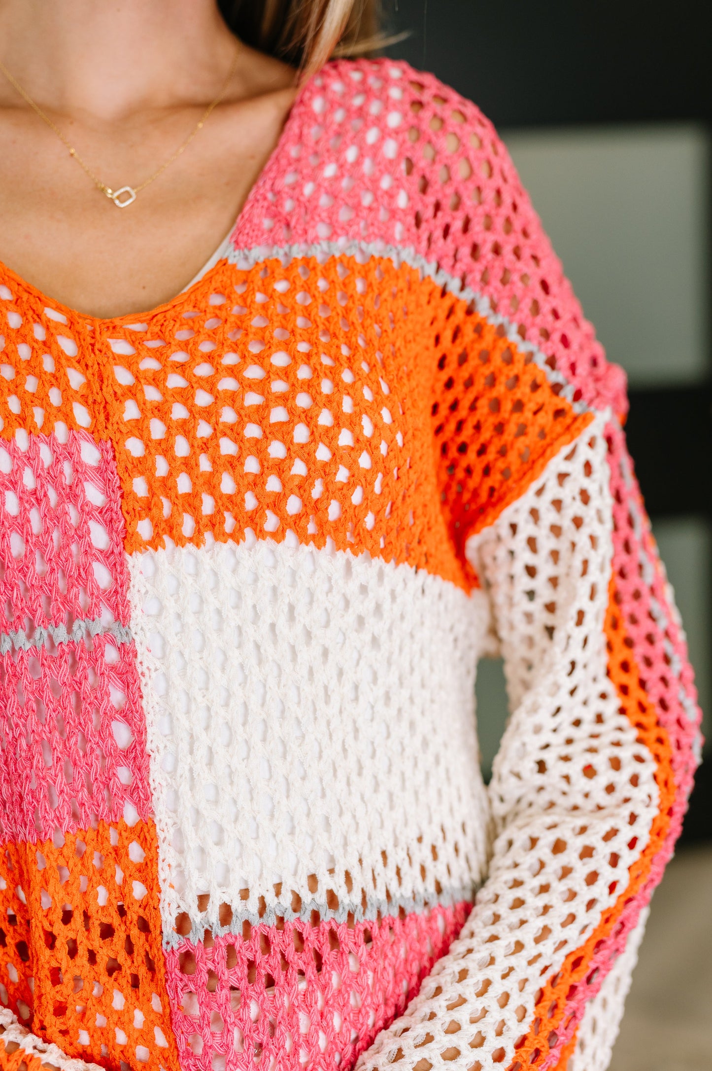 Orange, long sleeve Colorblock layering top by Very J
Lightweight Net
Some Stretch
V-Neckline
Drop Shoulder
Exposed Seam Details
Relaxed Fit
65% Acrylic, 30% Nylon, 5% Polyester
True to Size