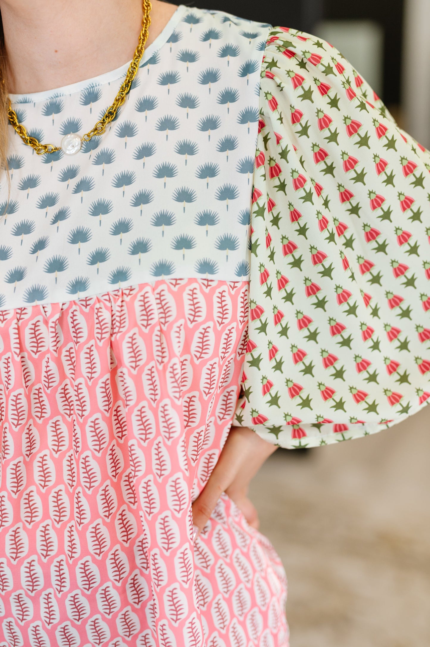 Mixed Print short sleeve Boho Blouse
Poplin Woven
Round Neckline
Kimono Short Sleeve
Keyhole Closure
100% Polyester
True to Size