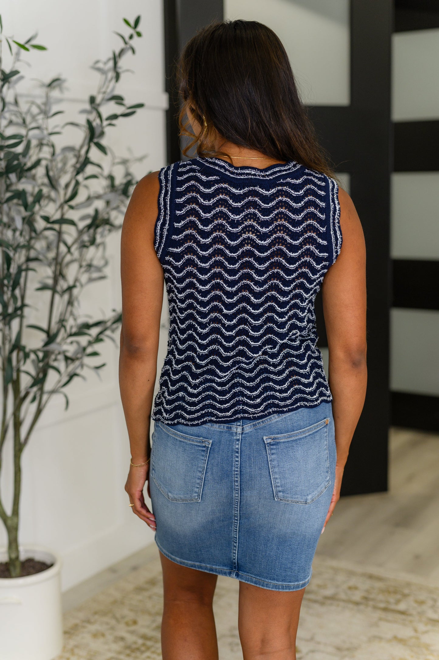 Wavy striped top in Navy by Blu Pepper
Light-Mid Weight Textured Sweater Knit
Some Stretch
Banded Round Scalloped Neckline
Banded Round Neckline
Scalloped Hem
57% Cotton, 37% Acrylic, 6% Nylon
True to Size