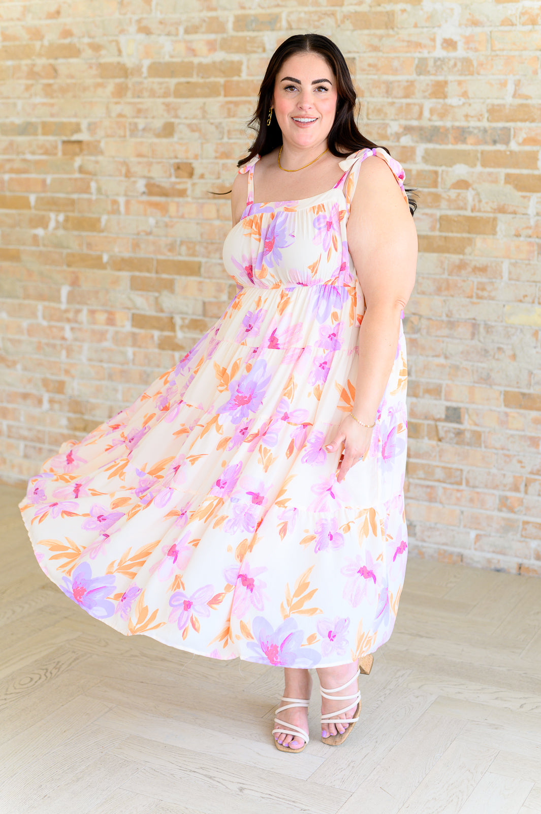 Floral Midi Dress
Lightweight Woven
Functional Tie Straps
Elastic Waistband
Tiered Skirt
Fully Lined
100% Polyester
True to Size
