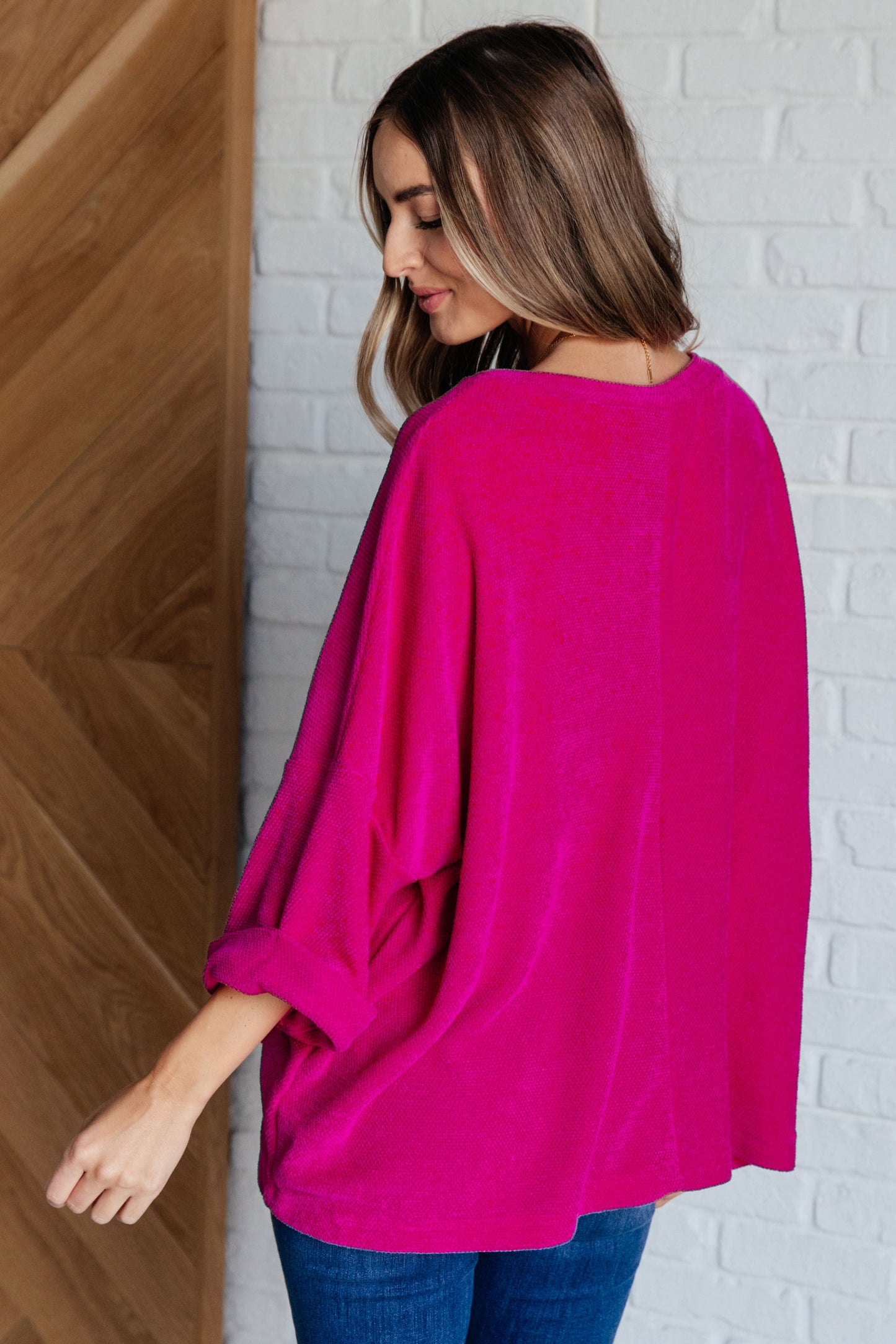Chenille Knit 3/4 sleeve top by White Birch
Dropped Shoulder
Cuffed Sleeve
Boxy Fit
Patch Pocket
100% Polyester
True to Size