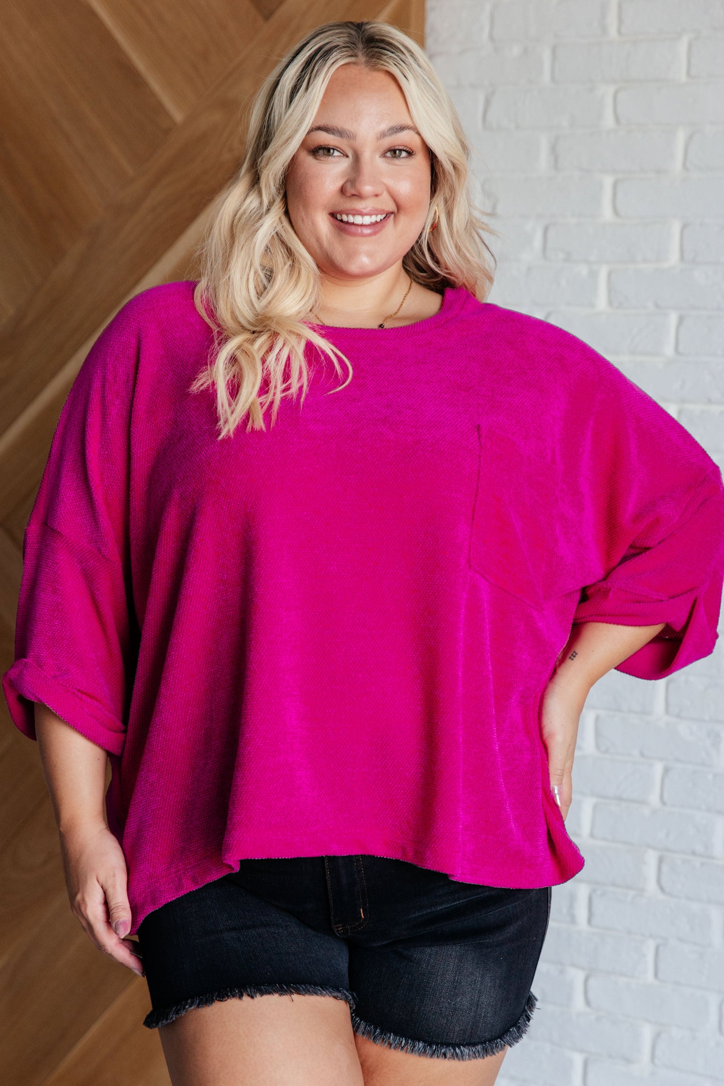 Chenille Knit 3/4 sleeve top by White Birch
Dropped Shoulder
Cuffed Sleeve
Boxy Fit
Patch Pocket
100% Polyester
True to Size