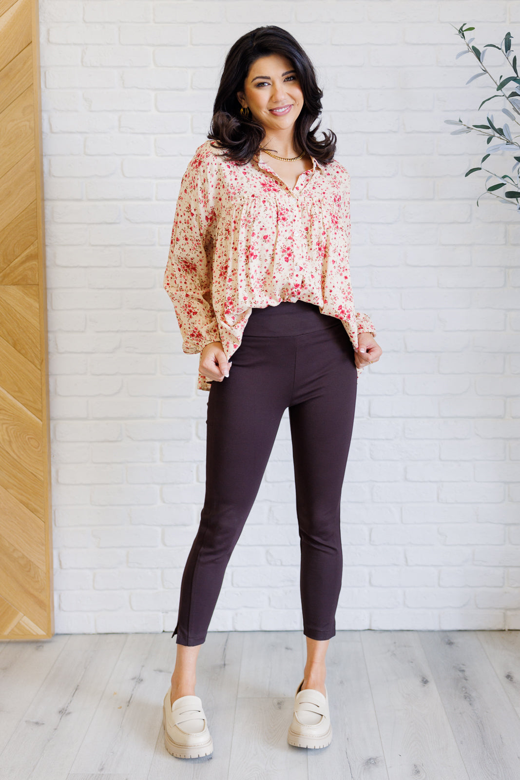 Long sleeve floral button down by Andree by Unit
Poplin Woven
Collared Neckline
Full Front Button Closures
Balloon Sleeve
Cased Elastic Sleeve Cuff
Ruffle Details
100% Rayon
True to Size