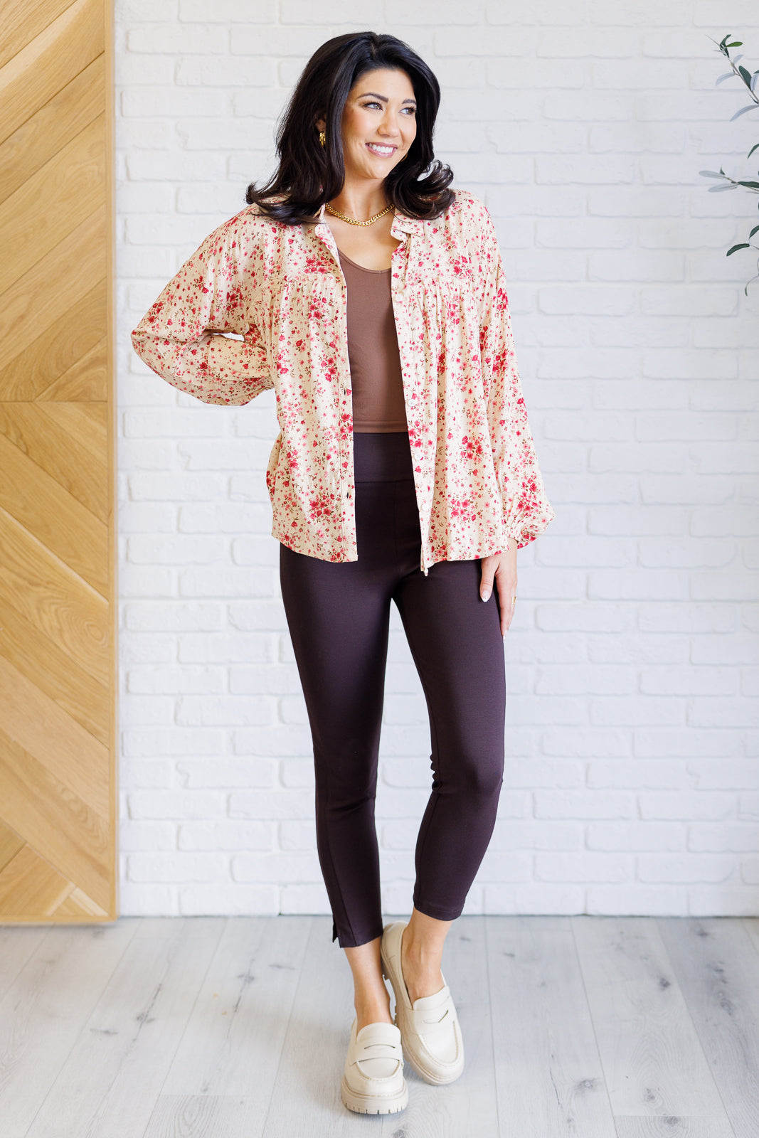 Long sleeve floral button down by Andree by Unit
Poplin Woven
Collared Neckline
Full Front Button Closures
Balloon Sleeve
Cased Elastic Sleeve Cuff
Ruffle Details
100% Rayon
True to Size