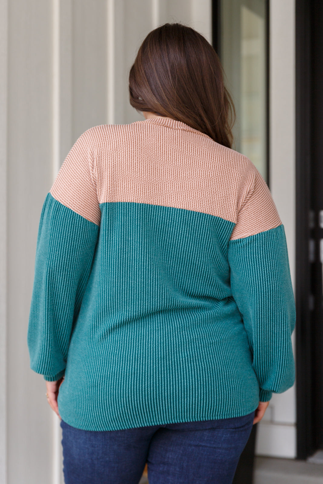 Floral color block top by 7th Ray
Washed Ribbed Knit
Jersey Knit Contrast
Dropped Shoulder
Cuffed Hem
77% Polyester, 17% Rayon, 6% Spandex
True to Size
