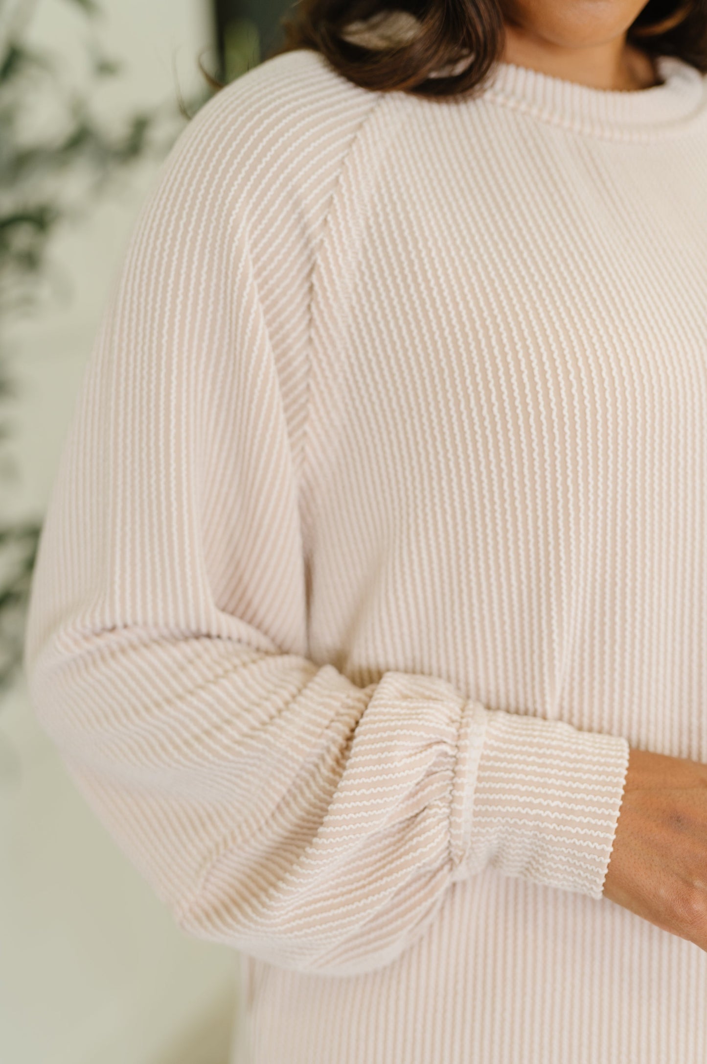 Beige Top and Skort Set
Ribbed Knit
Banded Round Neckline
Raglan Sleeve
Banded Sleeve Cuff
Stepped Hem
Side Slits
Exposed Seam Details
Cased Elastic Waistband
Skort
75% Polyester, 20% Viscose, 5% Elastane
True to Size