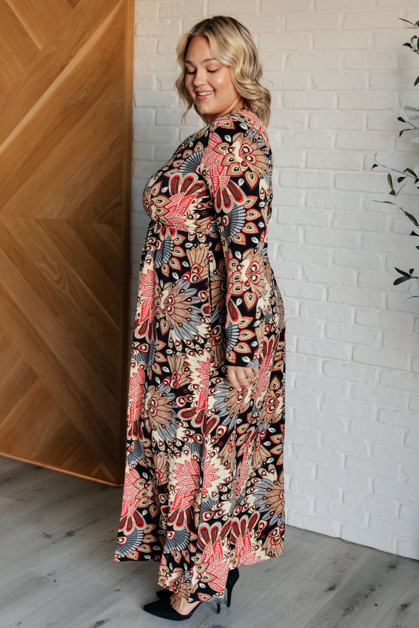 Long sleeve faux wrap Poplin Woven maxi dress
V-Neckline
Snap Button Neckline Closure
Long Sleeve
Cased Elastic High Waistline
A-Line Silhouette
Functional Side Pockets
100% Polyester
True to Size
