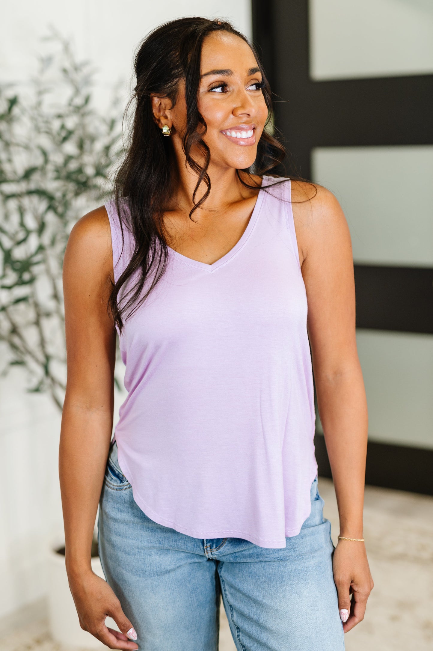 Lavender Lightweight Knit Tank Top
High Stretch
V-Neckline
Scooped Hemline
Center Back Seam
95% Polyester, 5% Spandex
True to Size