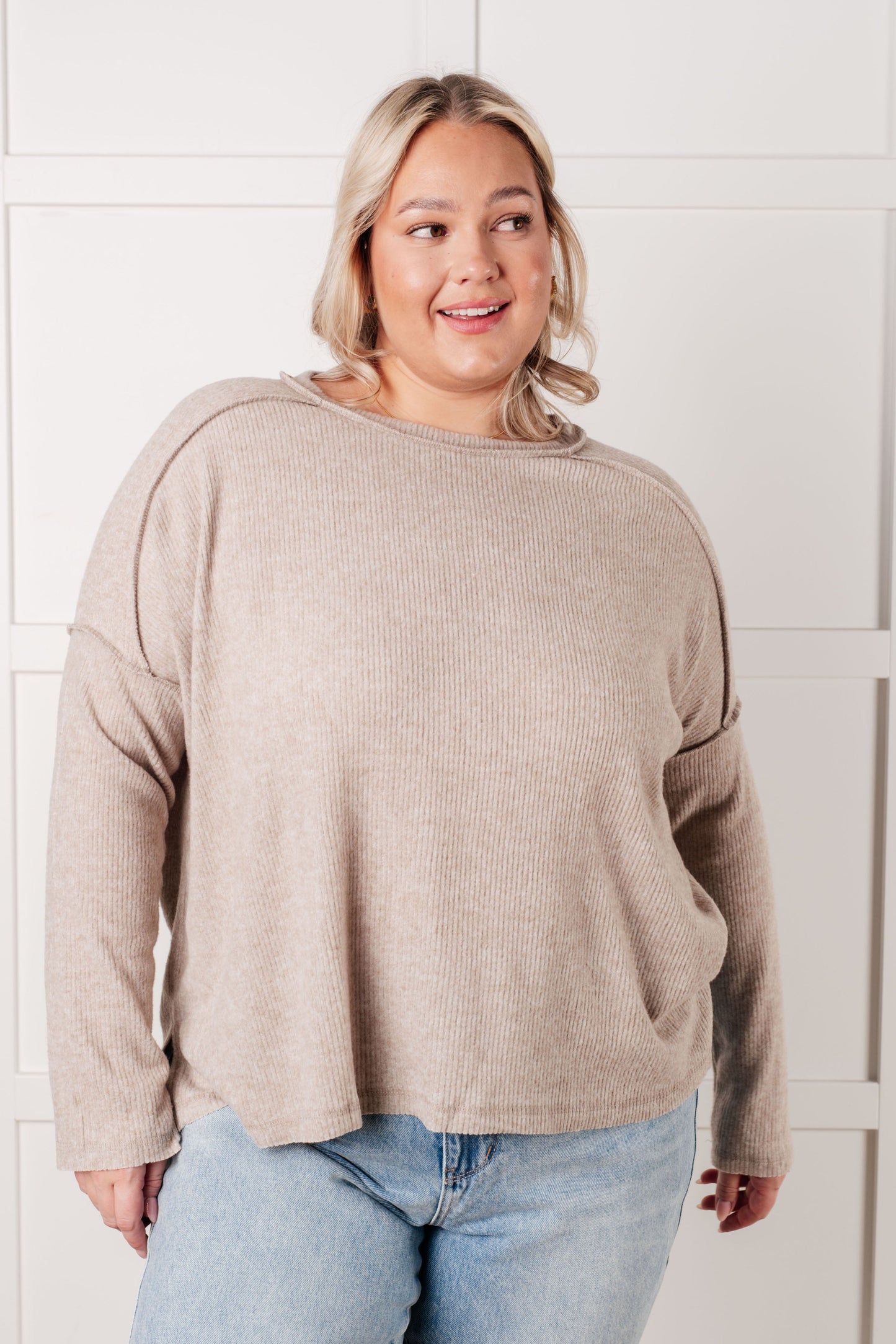 Heather Mocha, ribbed Hacci long sleeve sweater by Zenana
Ribbed, Brushed Hacci
Banded Round Neckline
Drop Shoulder
Side Slit
Exposed Seam Details
82% Polyester, 15% Rayon, 3% Spandex
True to Size